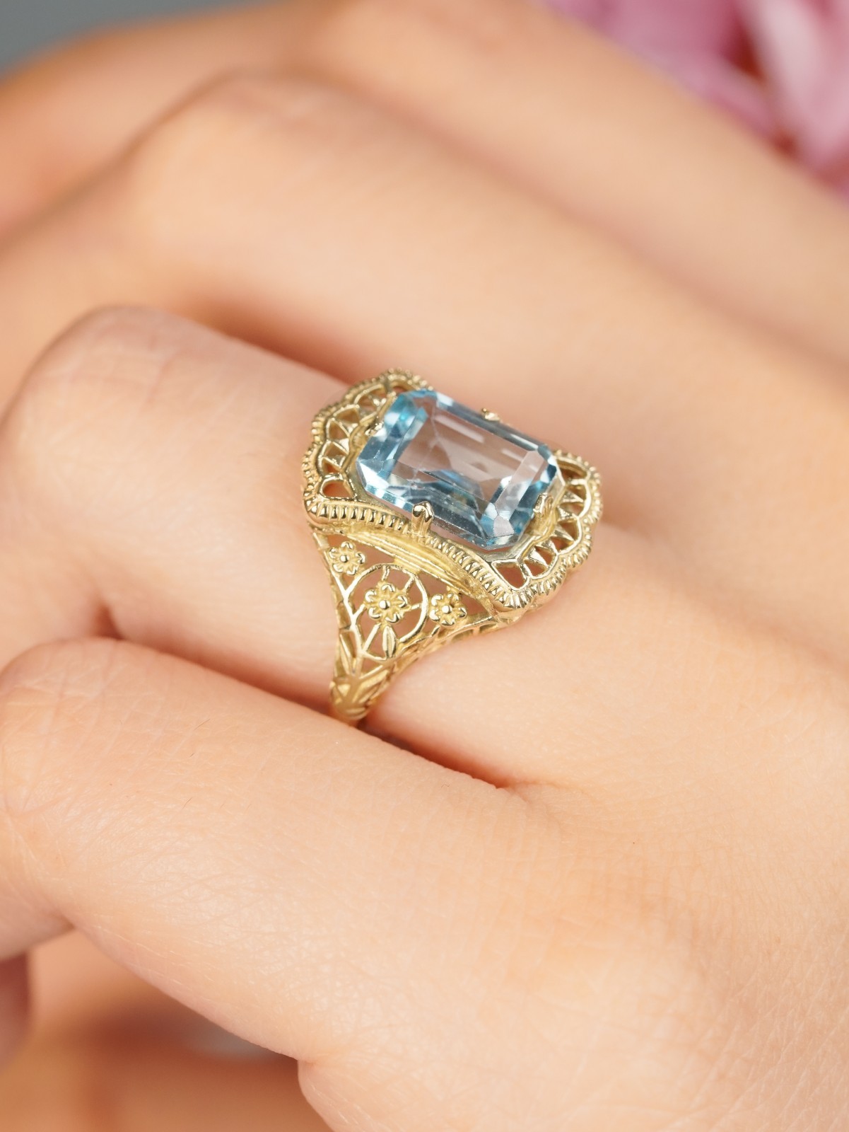 9K Yellow Gold Solid Blue Topaz Edwardian Style Filigree Cocktail Ring