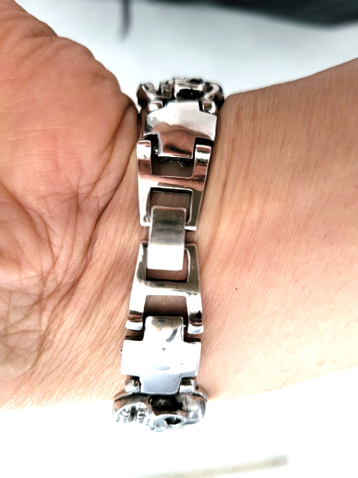 Biker gothic-style steel skull link chain bracelet