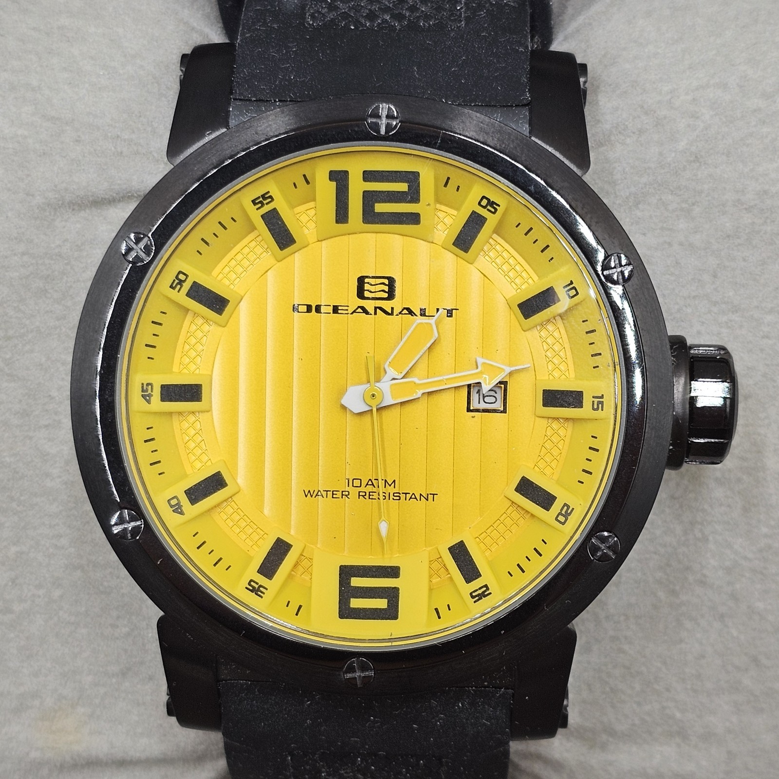 Oceanaut OC2116 Yellow Dial Mens Diver Date Watch In Original Box New Battery