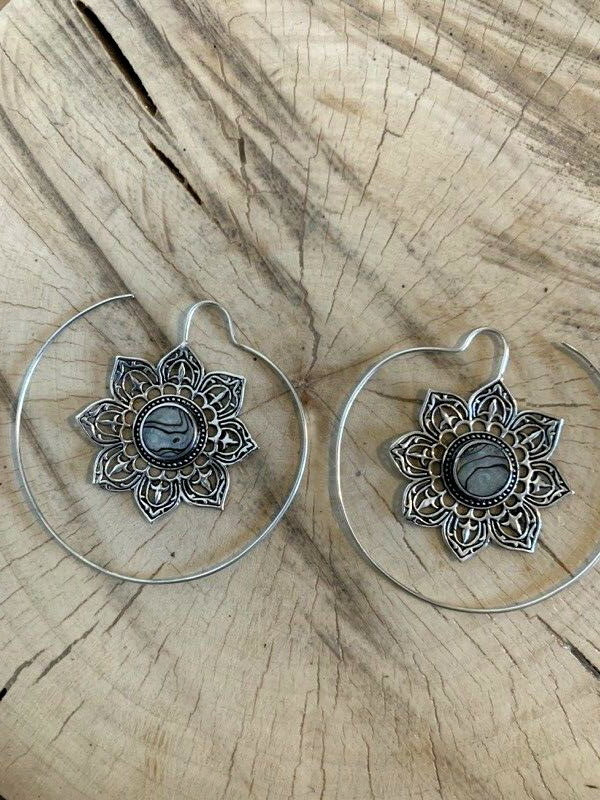 PAIR SILVER PLATED SHELL EARRINGS 18g (1MM) LARGE 2″ 5/8 INCH HOOPS PLUG HANGERS