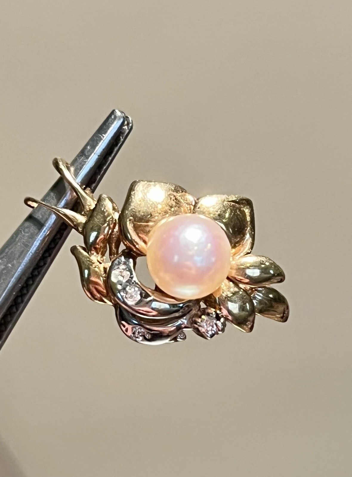 14k Yellow and White Gold Pearl and Diamond Pendant 2.41gr 1 X1/2 Inch Vintage