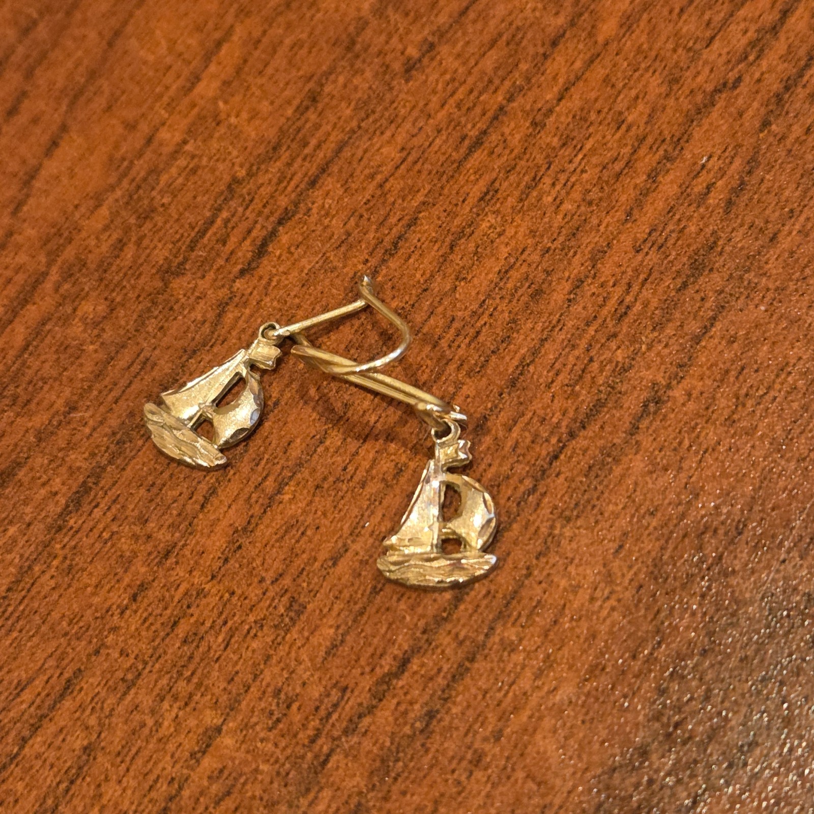 10K Solid Yellow Gold Diamond Cut Sailboat Dangle Drop Earrings Kidney Wire