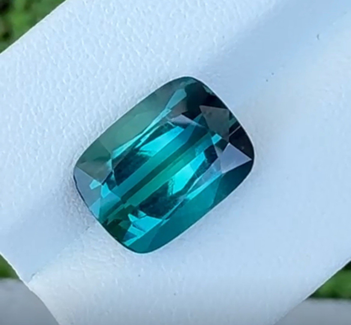 8.19ct AIG Certified Gorgeous 100% Natural Blue Green Bi Color Tourmaline