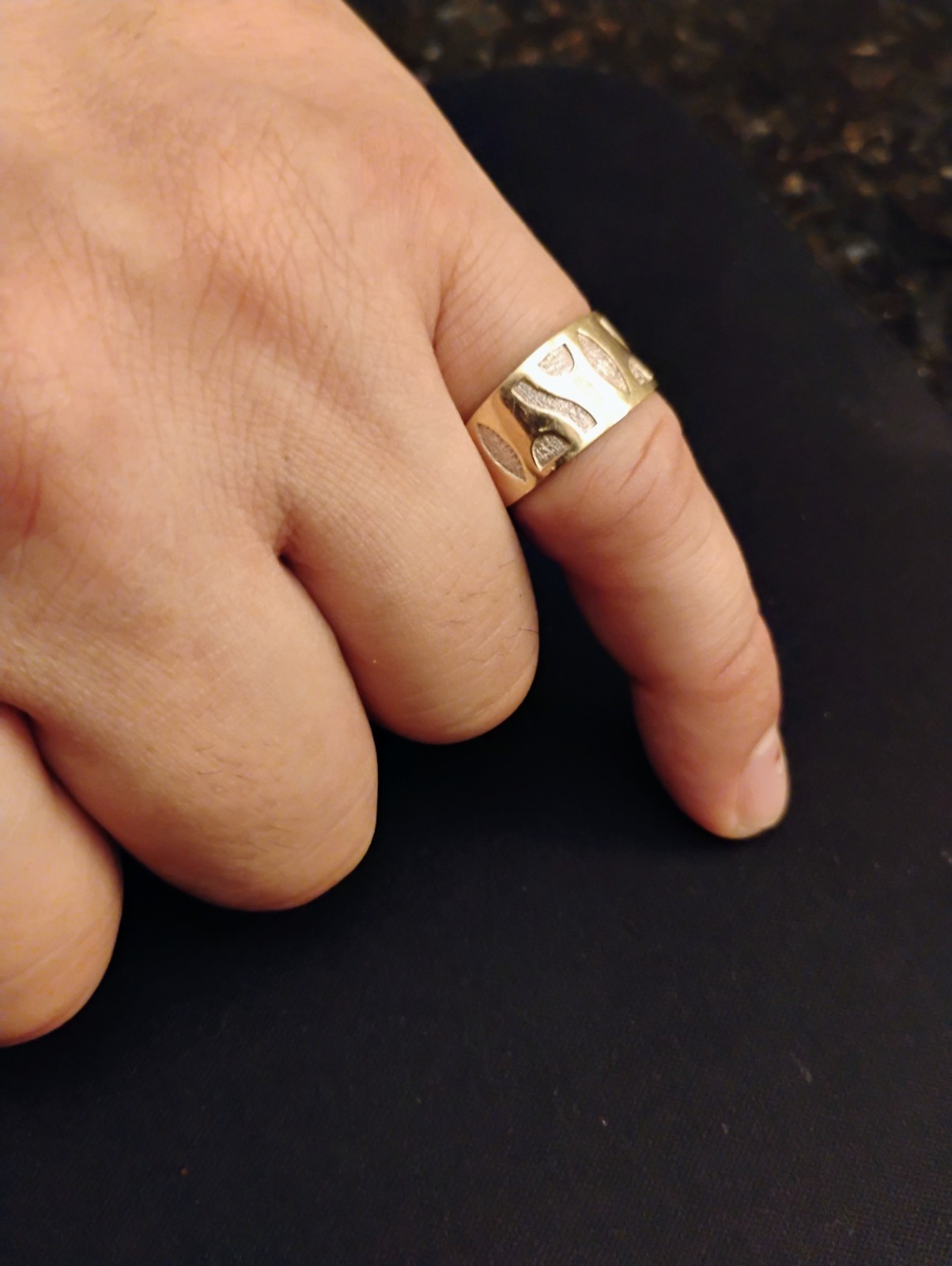 Vintage 18K Gold and Palladium Alien Petroglyph Annunaki Mens Ring Size 9.5