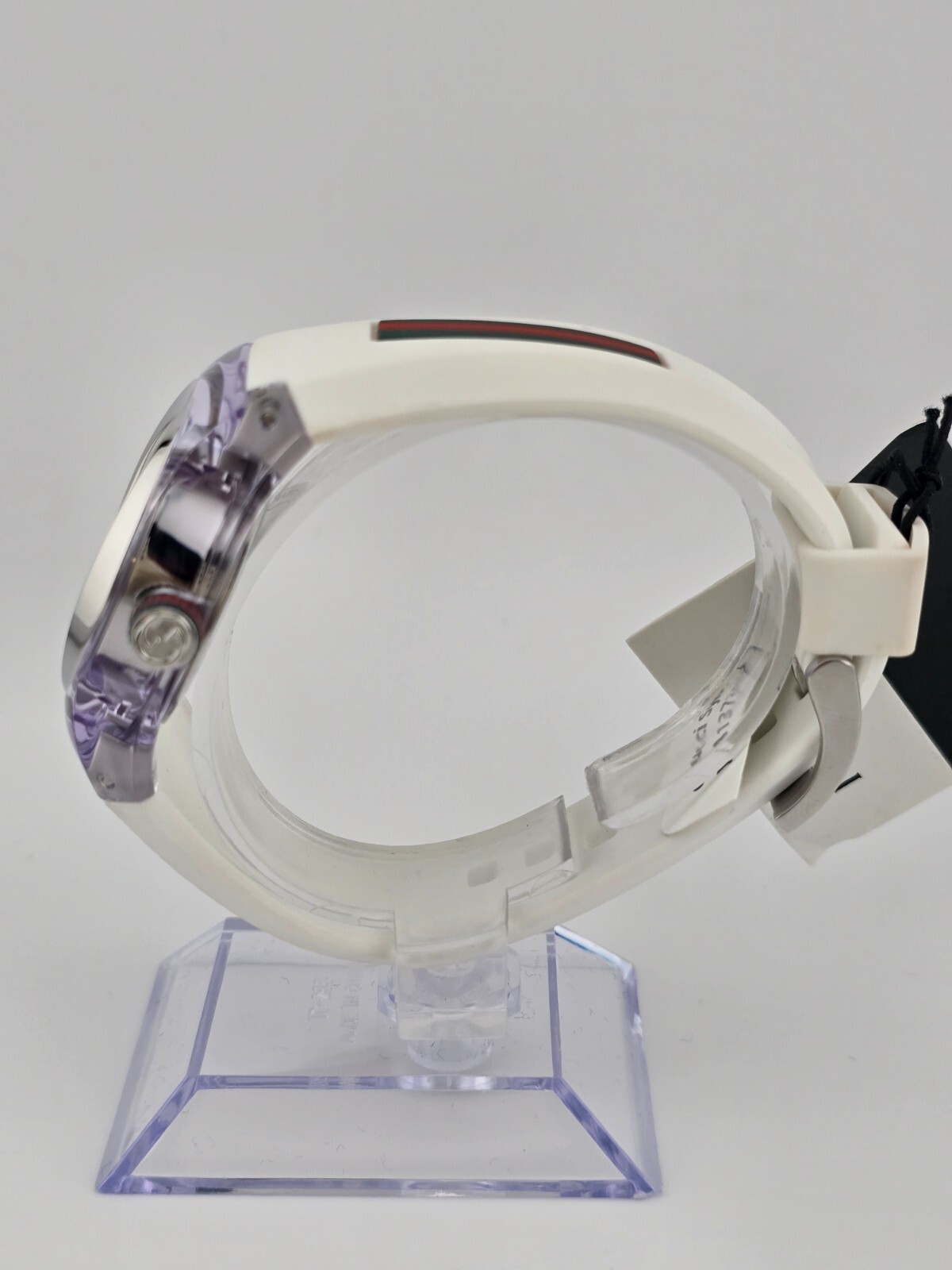 Gucci Women’s Sync L White Rubber Strap Quartz Watch – YA137302 ($670 MSRP)
