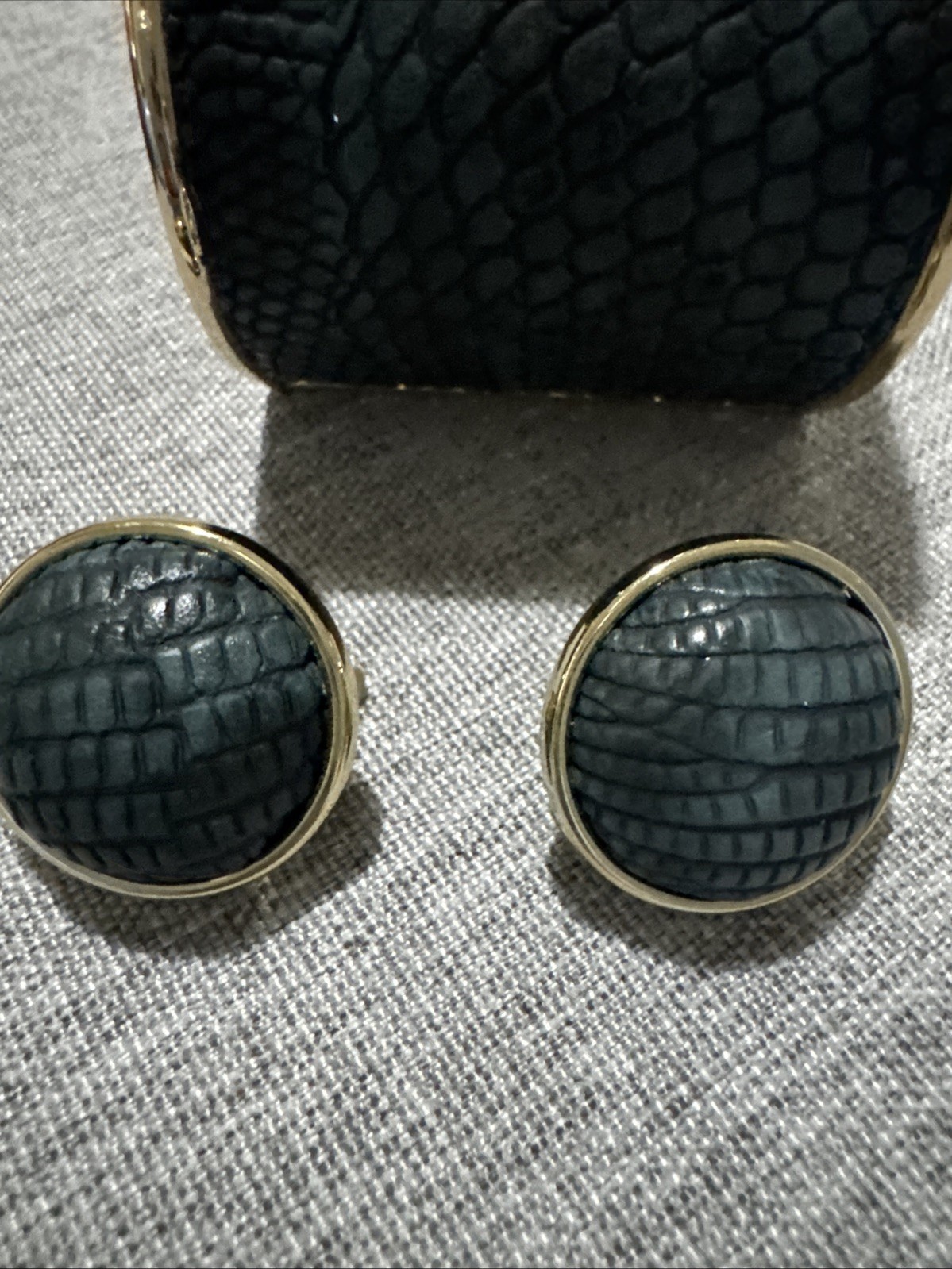 Vintage Green Snake Skin leather Goldtone cuff Bracelet Matching Earrings Set