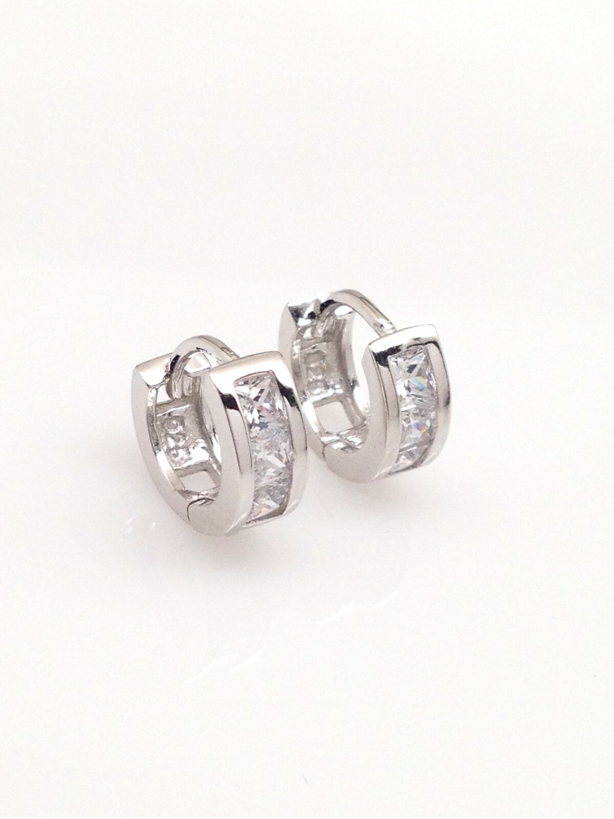 925 Sterling Silver Small Cz Huggie Hoop Earrings Princess Womens Mens 9.5×3.5mm