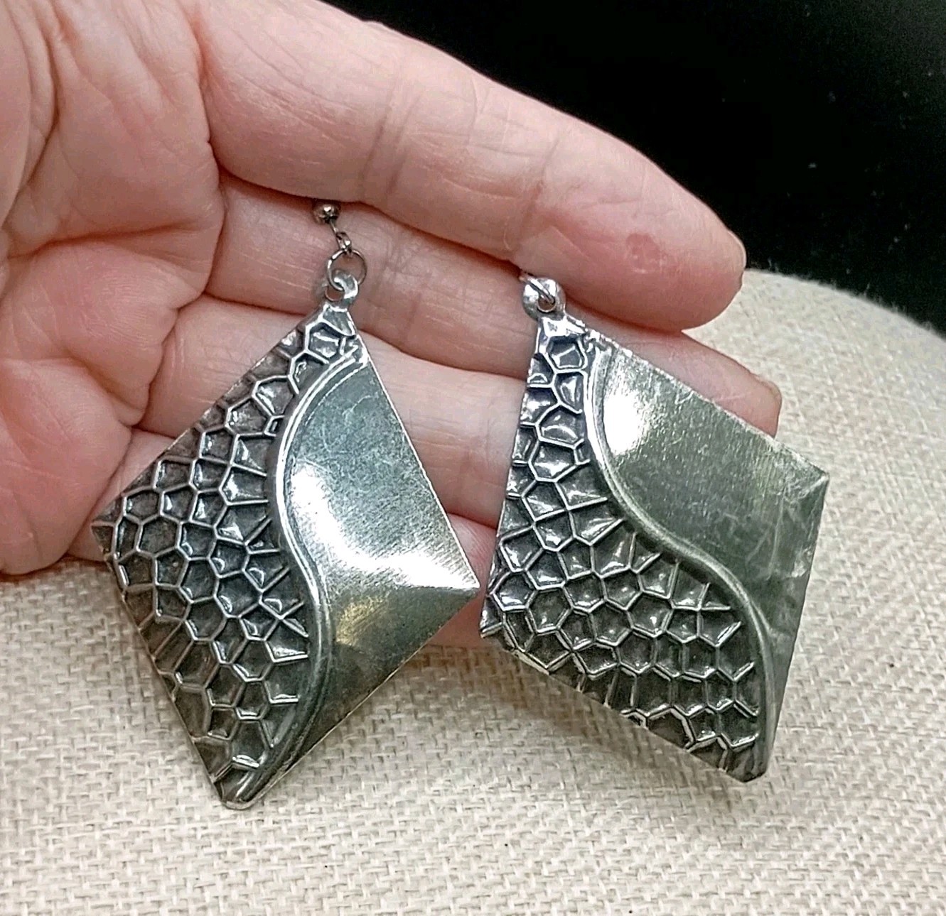 Modernist Repousse Kite Earrings Gunmetal Tone Dangle Drop Textured Light 3.25″