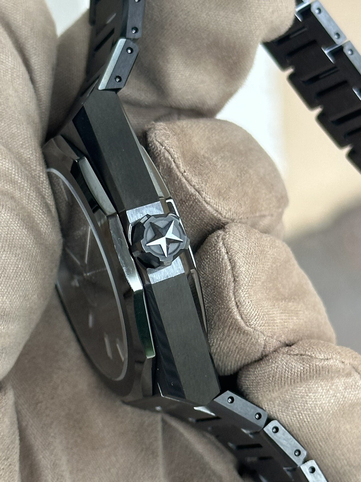 Zenith Defy Skyline CERAMIC Black Dial 49.9300.3620/21.I001