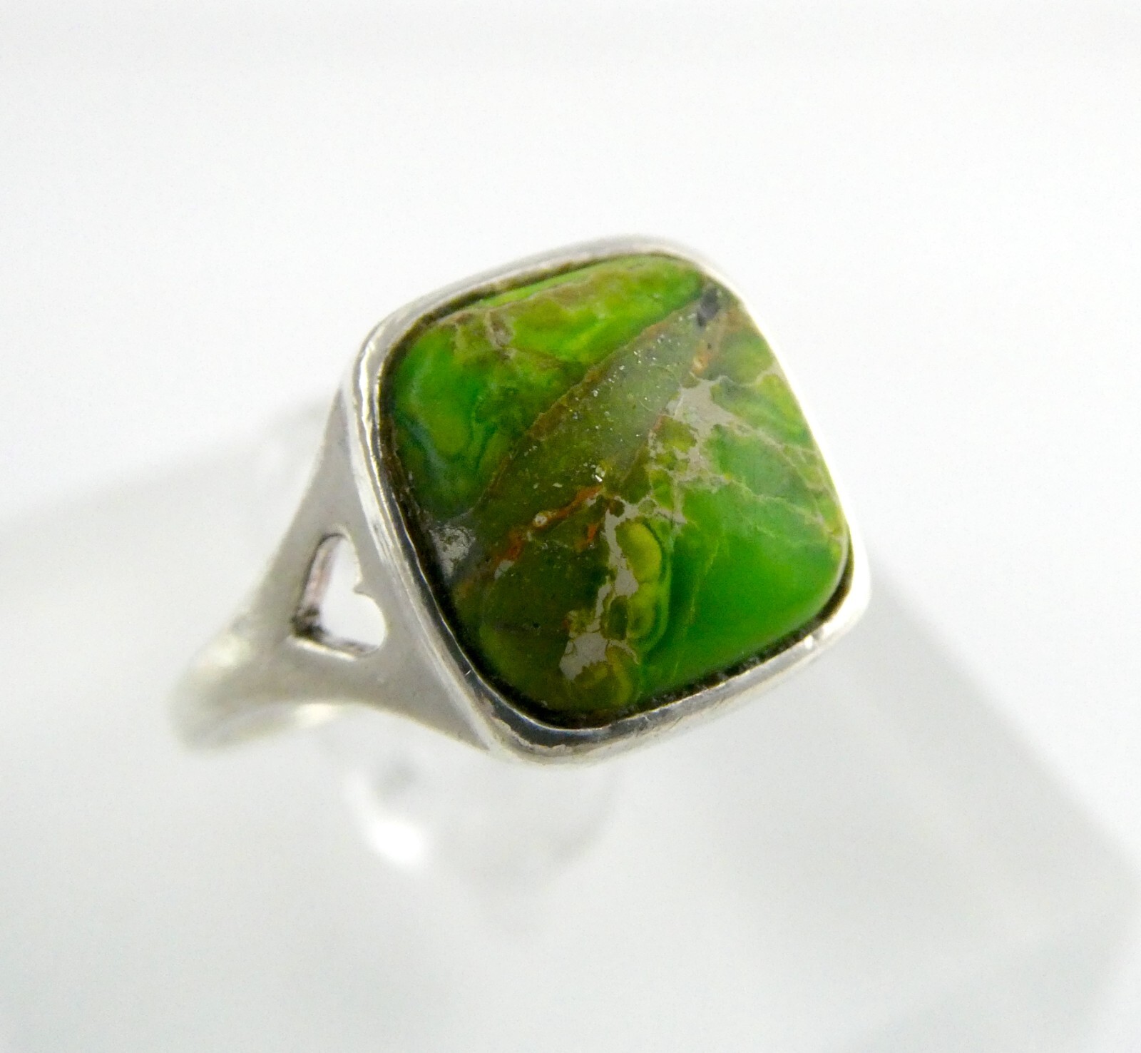 Sterling Silver Green Turquoise Heart Bezel Ring 925 Size 7 Weighs 2.4 Grams