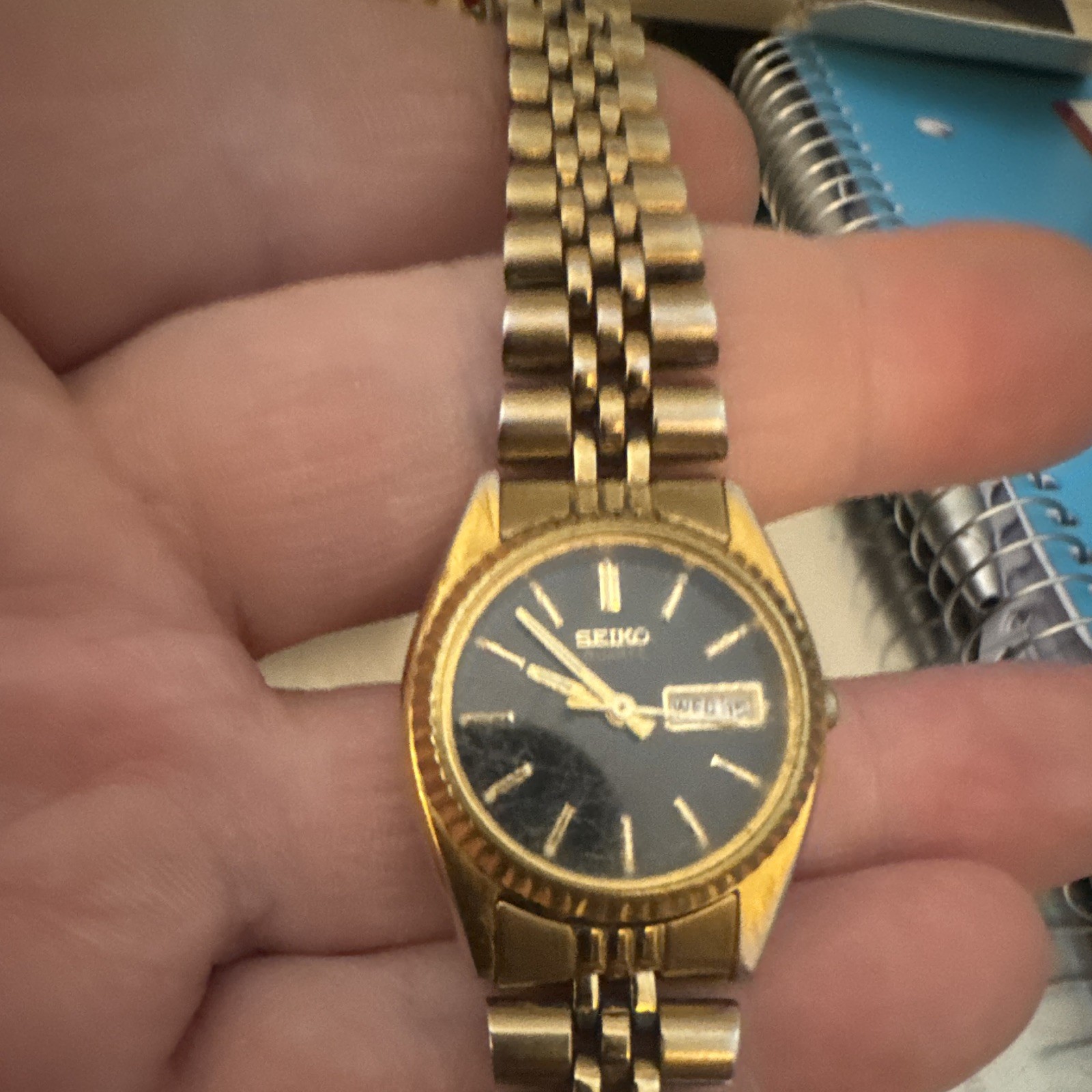 Seiko Women’s Quartz Day/Date Wristwatch Black Dial Gold Tone Metal nonworking