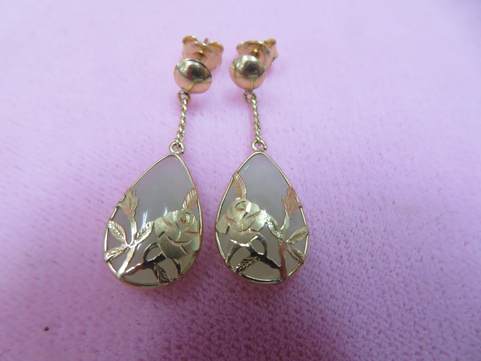 Vtg 14K Y. Gold Framed Filigree Rose Jade Dangle Drop Earrings 3.17 Grams