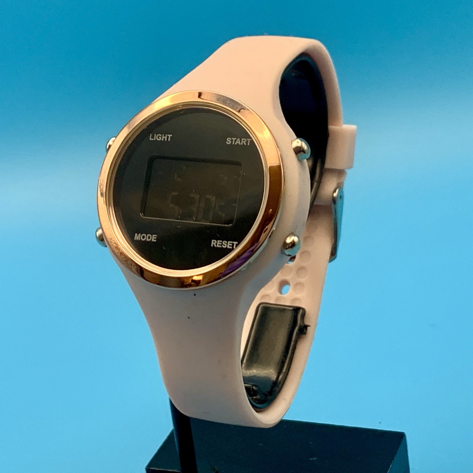 Women’s 78/3003 Digital Wristwatch Chrono Backlight Day Date Display Working
