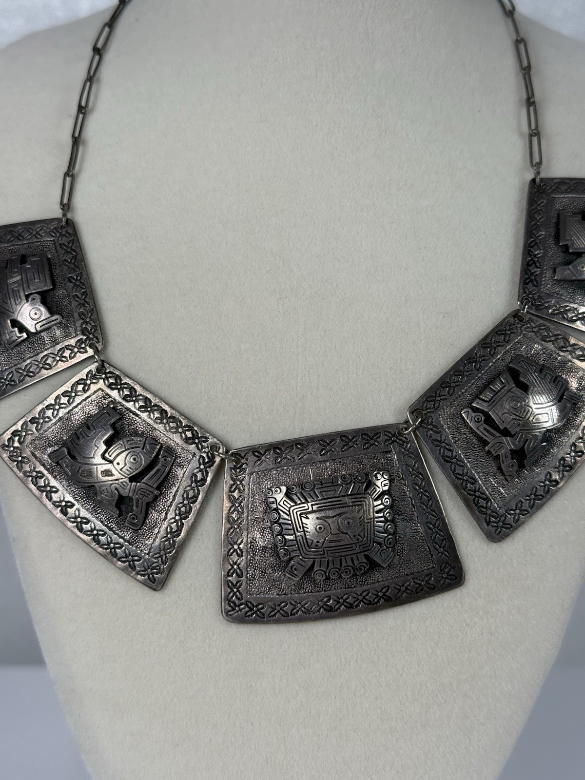 VTG 900 Silver Storyteller 15” Necklace 5 Panel South American Pre Colombian