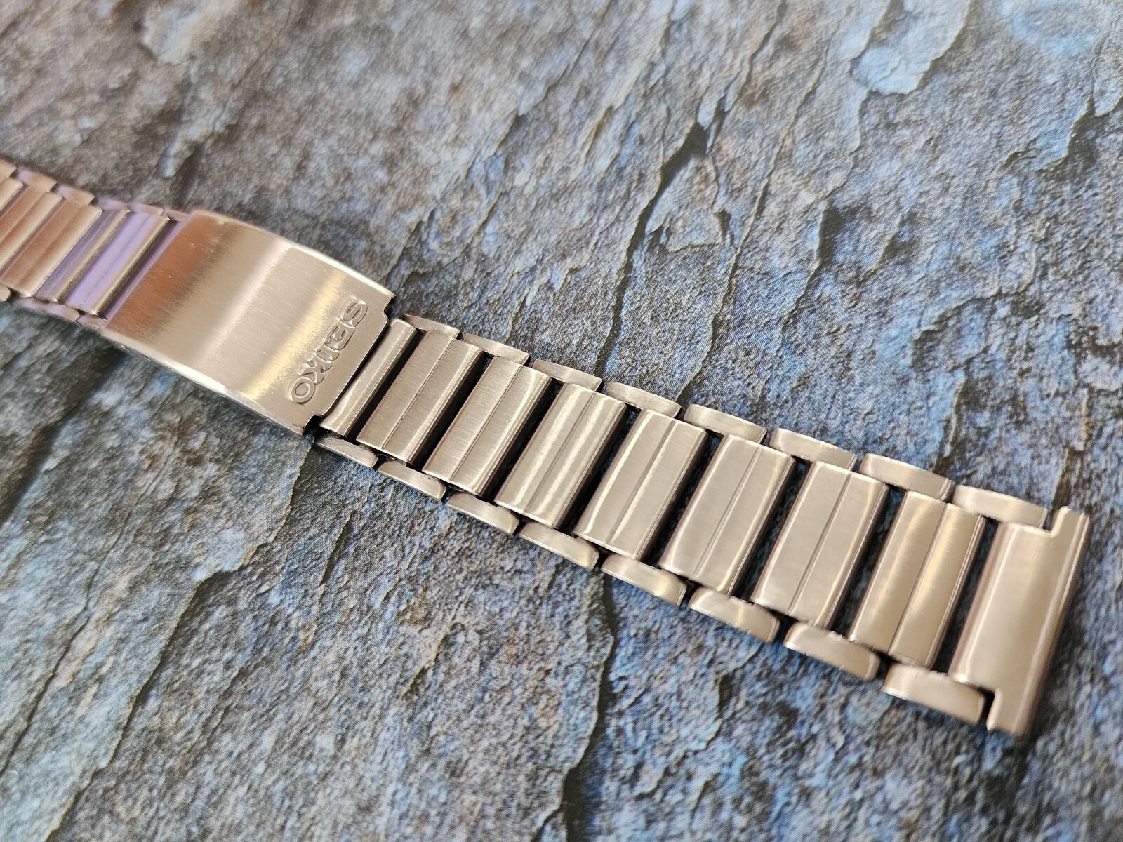 Used Vintage Seiko Bracelet Straight end 18mm Unique Style 3.