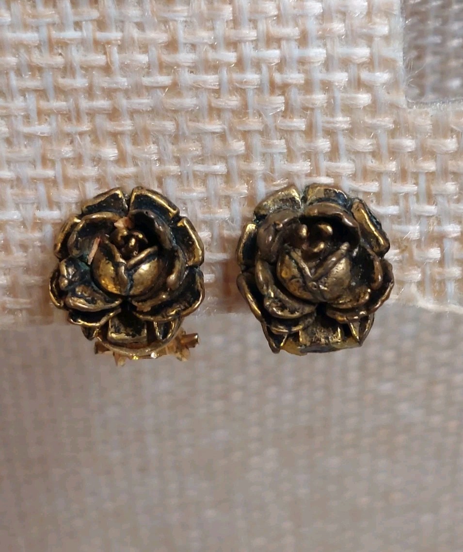 Vintage Gold Tone Rose Flower Clip On Earrings Floral MCM Costume Simple Retro