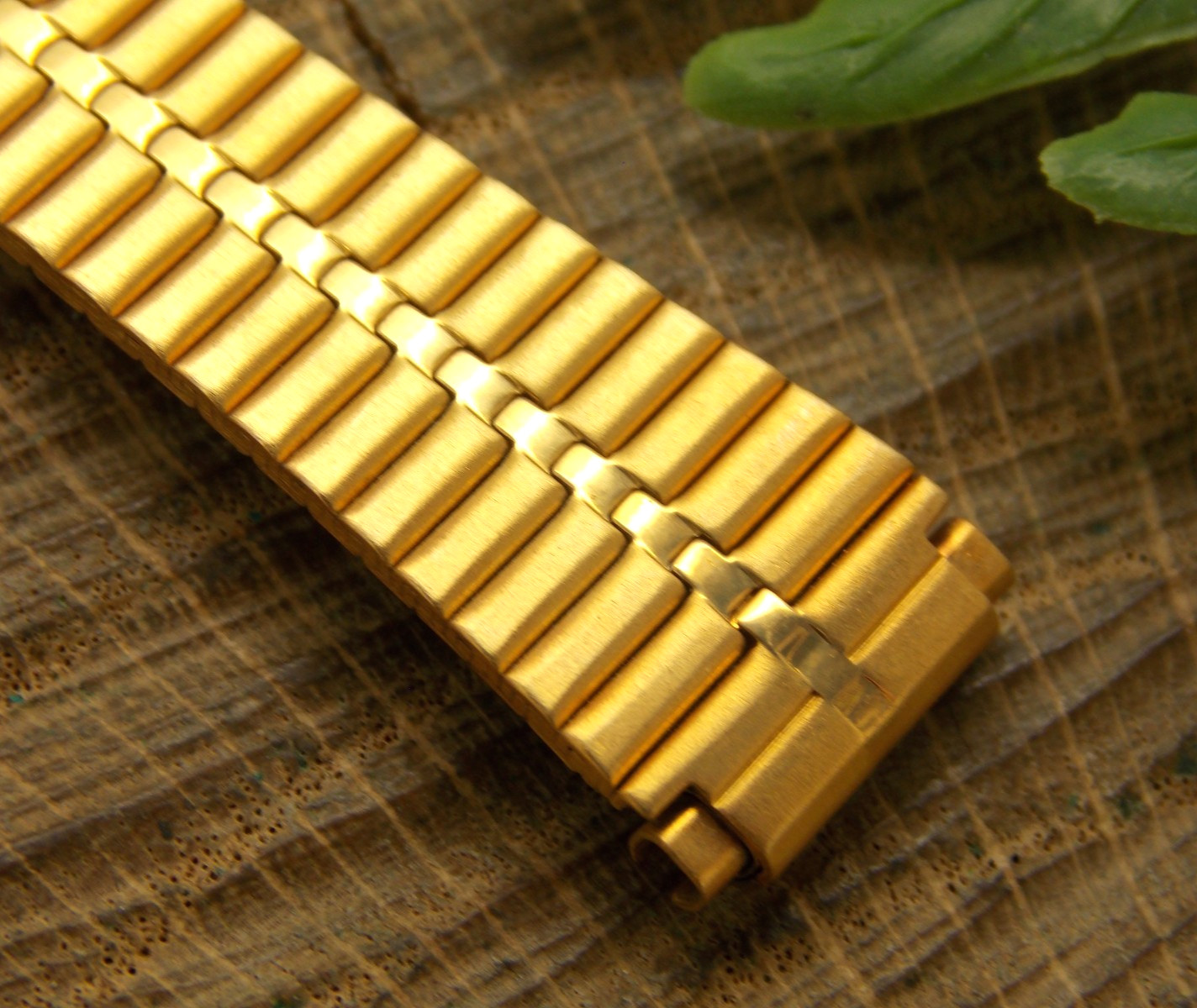 Vintage New Old Stock gold tone Speidel watch band bracelet 11mm Sliding Clasp