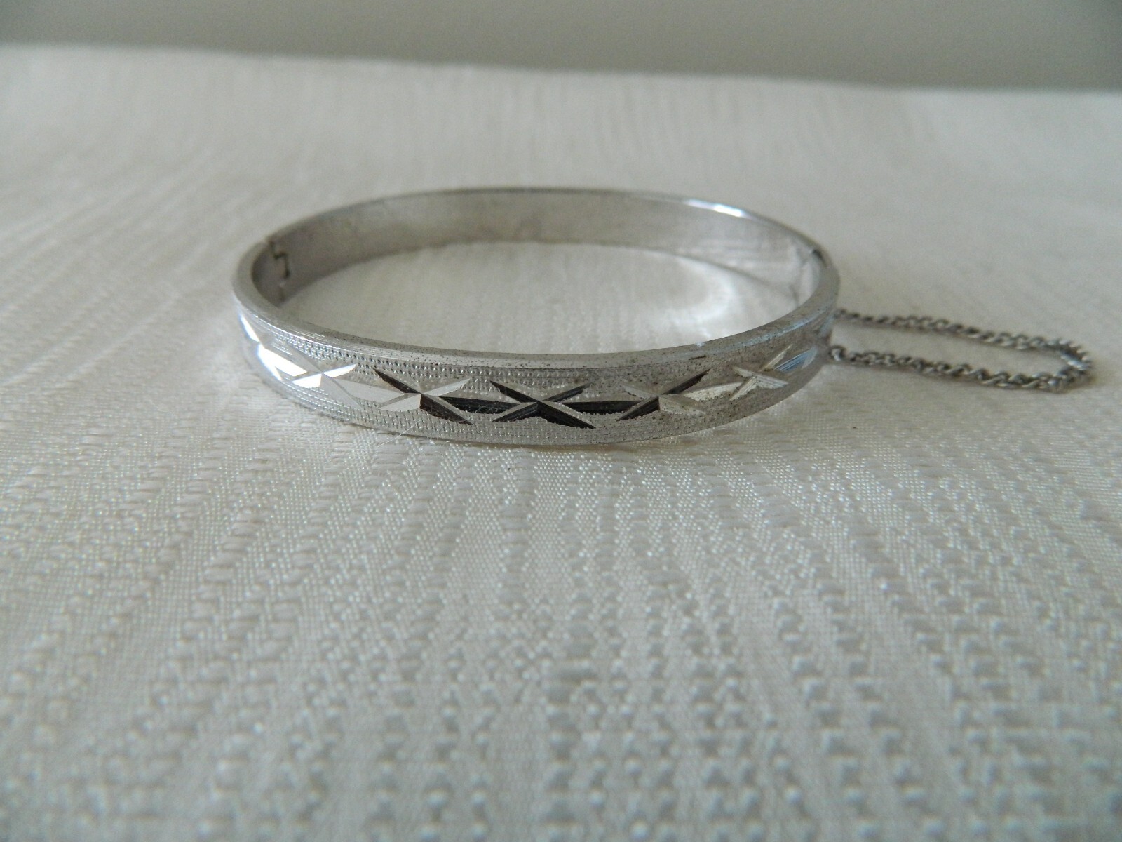 Vintage BRACELET Bangle ETCHED Silver Color With Safety Chain Jewelry