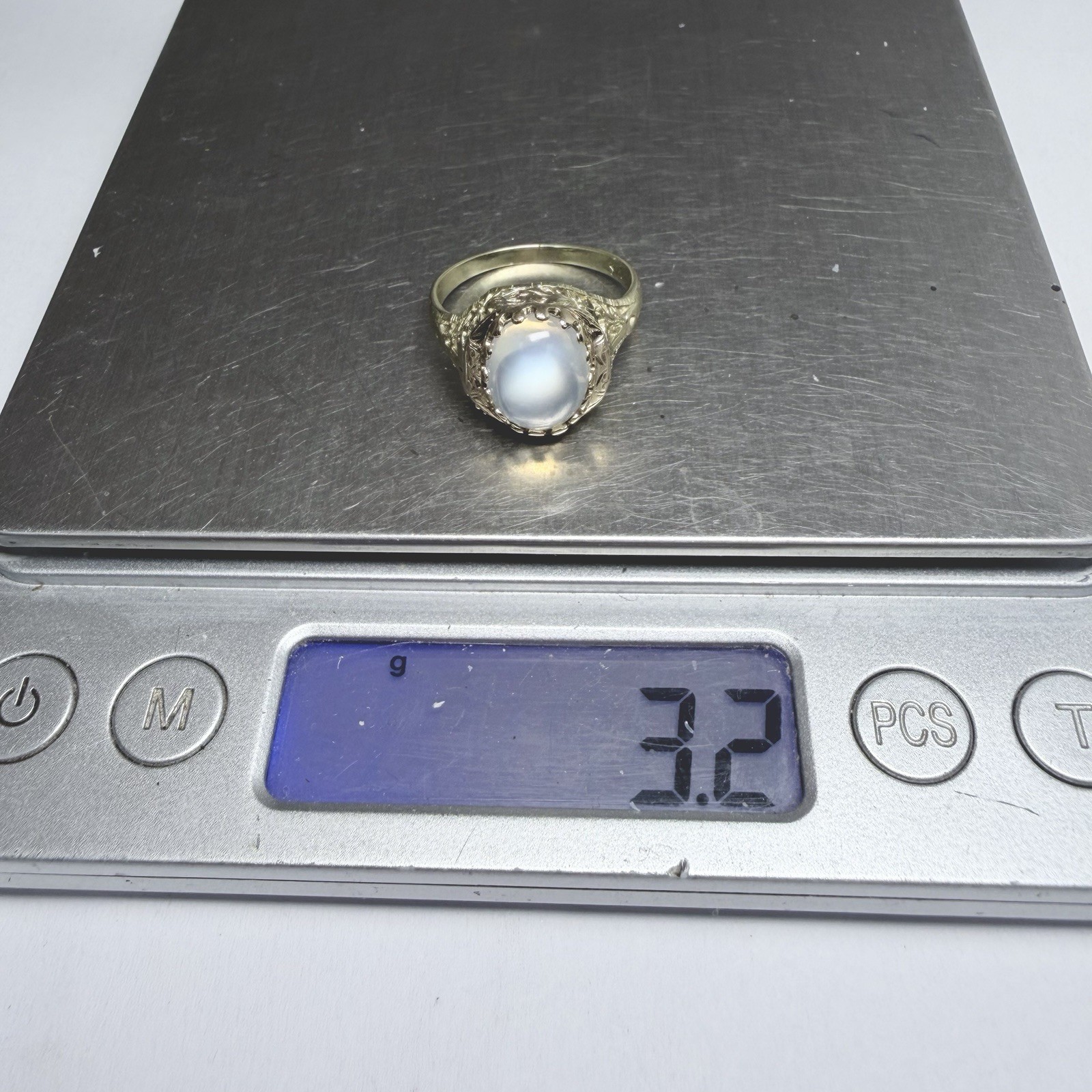 Antique Y Gold 14k Ring Ceylon Blue Flash Moonstone Size 7.5 3.2 Grams