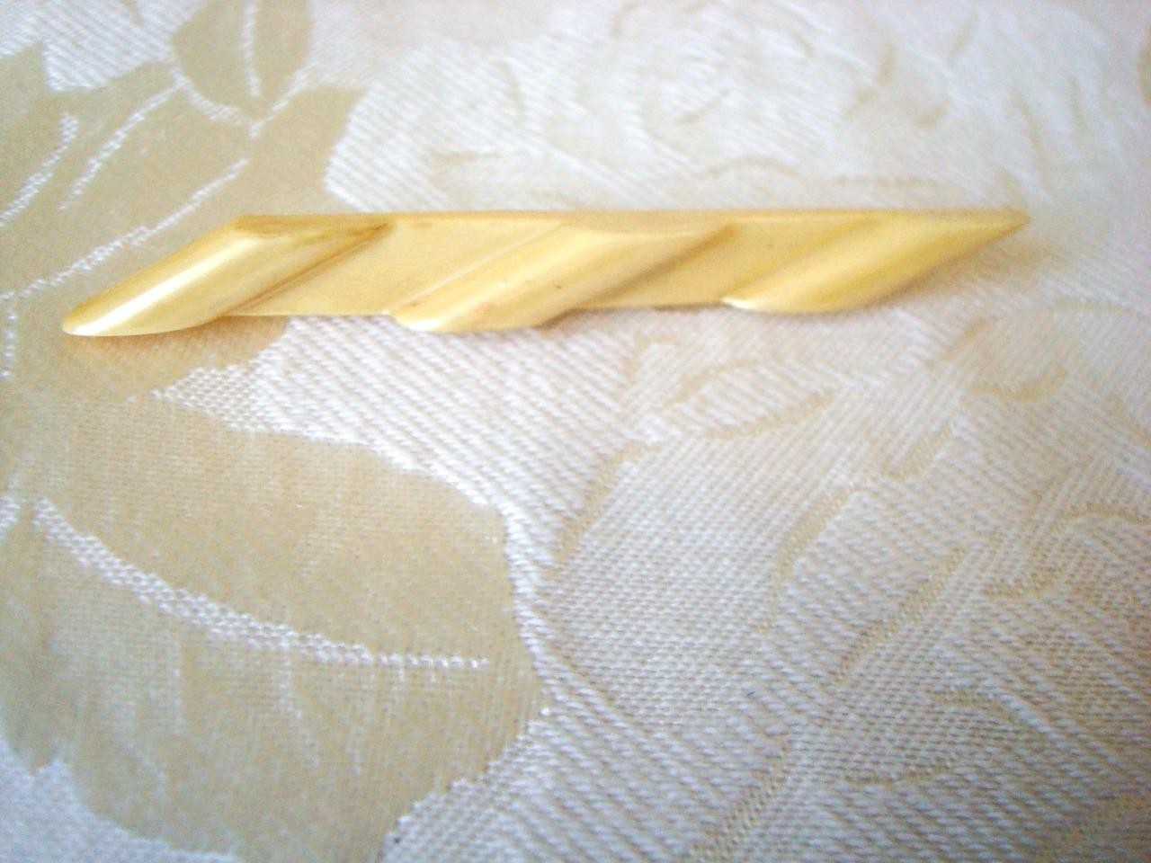 Vintage Cream Color Celluloid Bar Pin Brooch 5/16 x 3 1/4 In. KJ