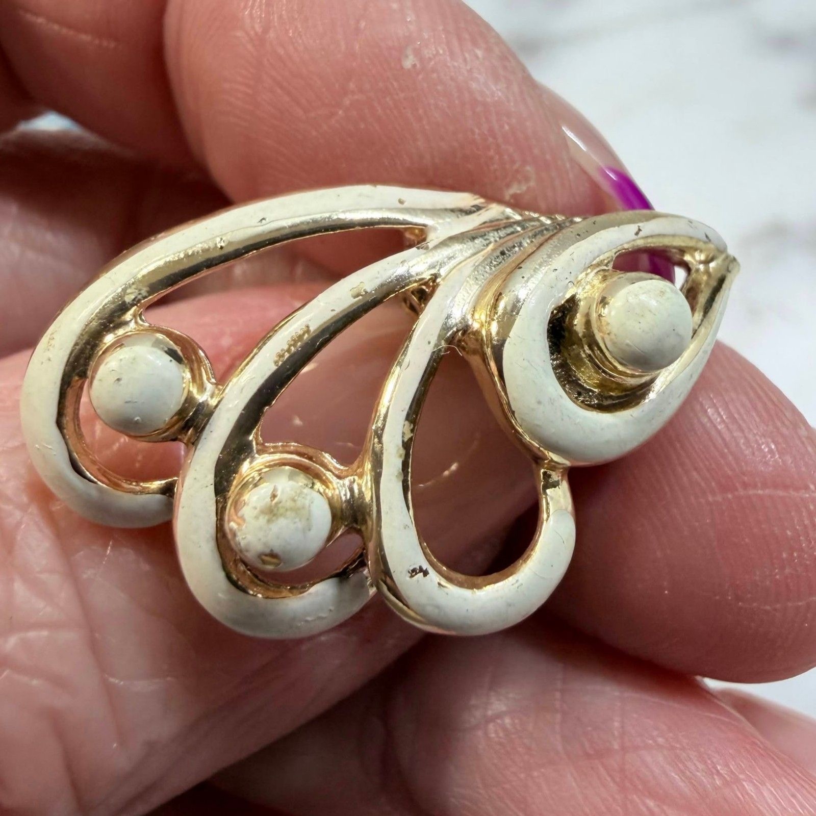 Vintage Coro Cream Enamel Gold Swirl Clip On Earrings Shabby Chic Distressed