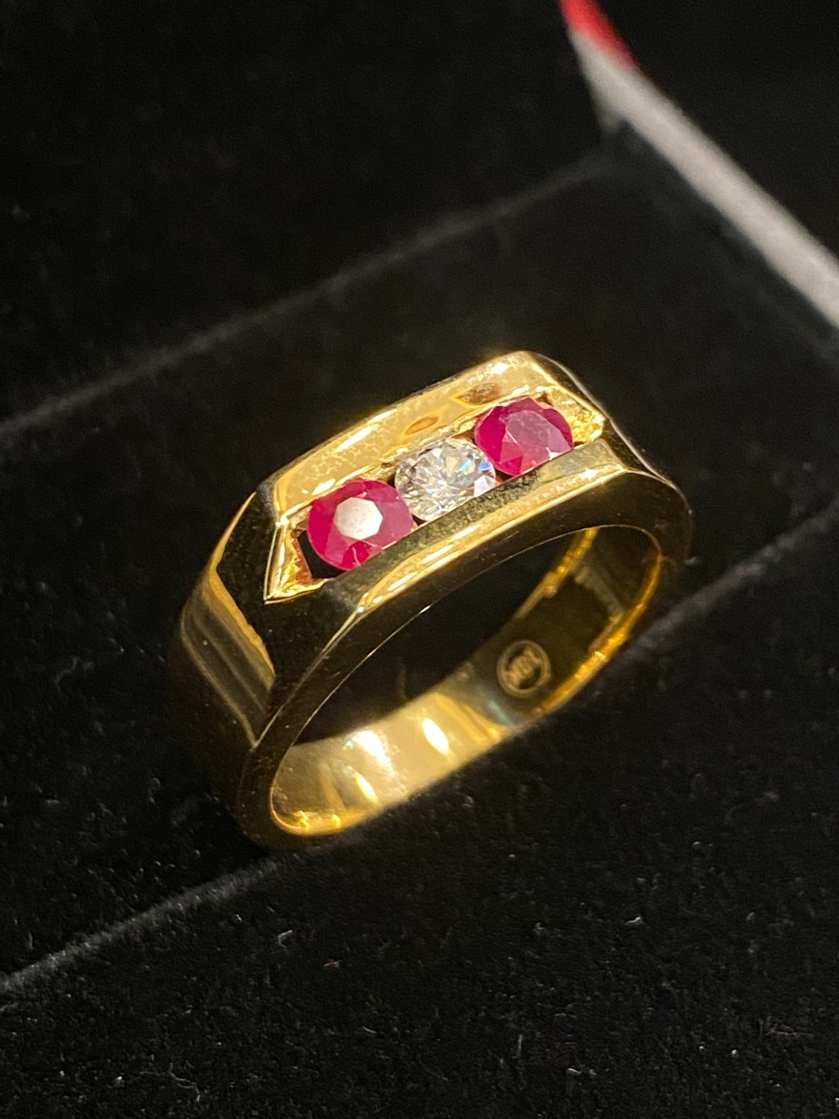 0.70 Cts Round Brilliant F/VS1 Diamonds Channel Set Ruby Men’s Ring In 18K Gold