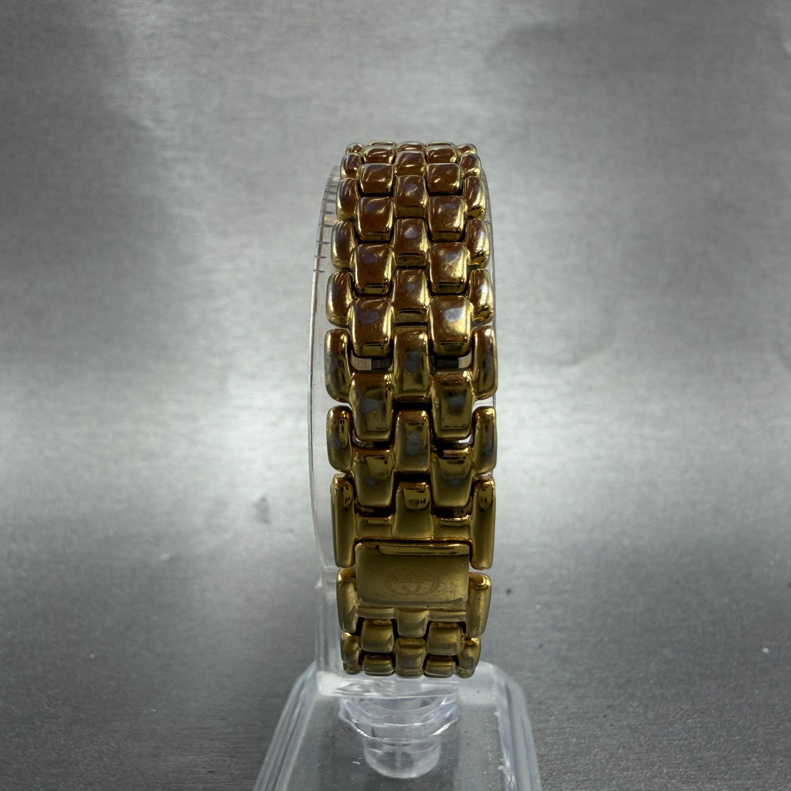 Gucci 4200L Tank Watch Women 21mm Black Dial Gold Tone Rectangle New Battery