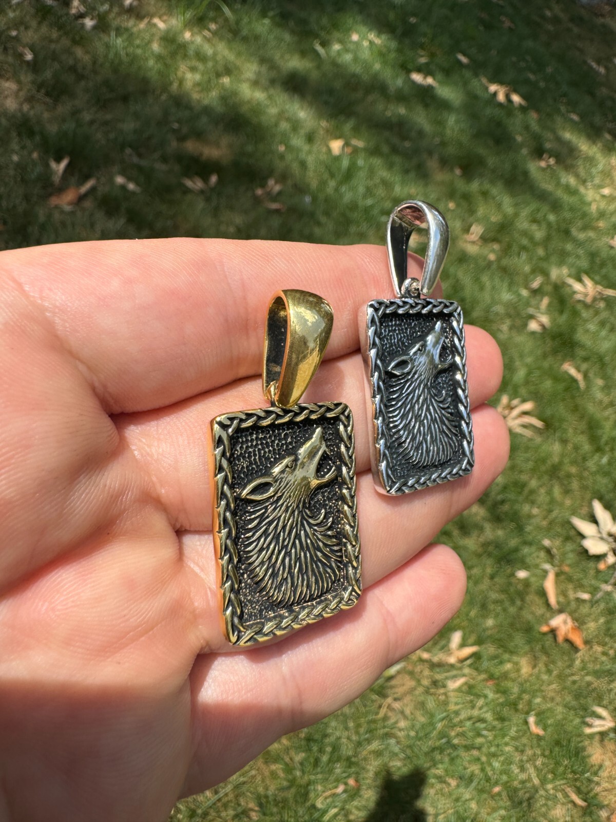 Solid 925 Silver / Gold Plated Oxidized Howling Lone Wolf Pendant Necklace