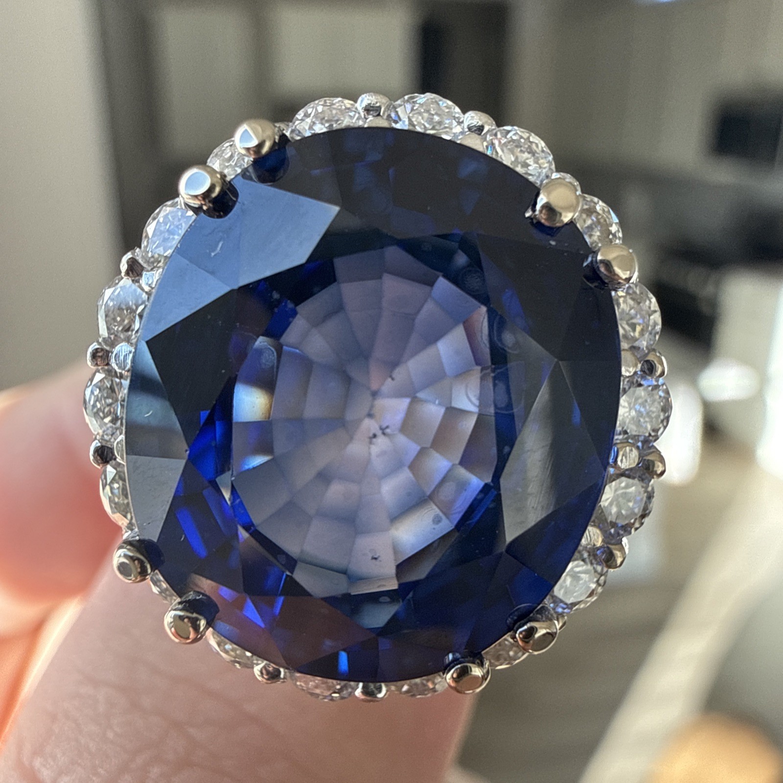 AIGL Certified 14kt Gold 23.62 ct Oval Natural diffused Sapphire & Diamond Ring