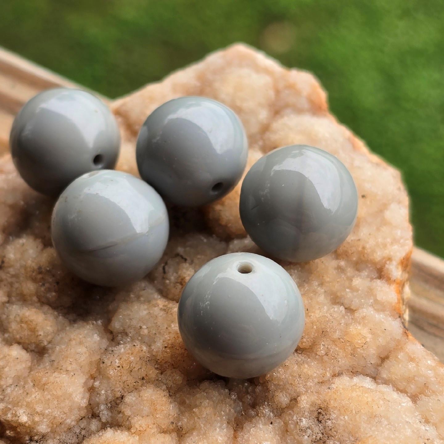 Vintage Pressed Glass Beads Opaque Smooth Stone Gray 14mm Large 5pc