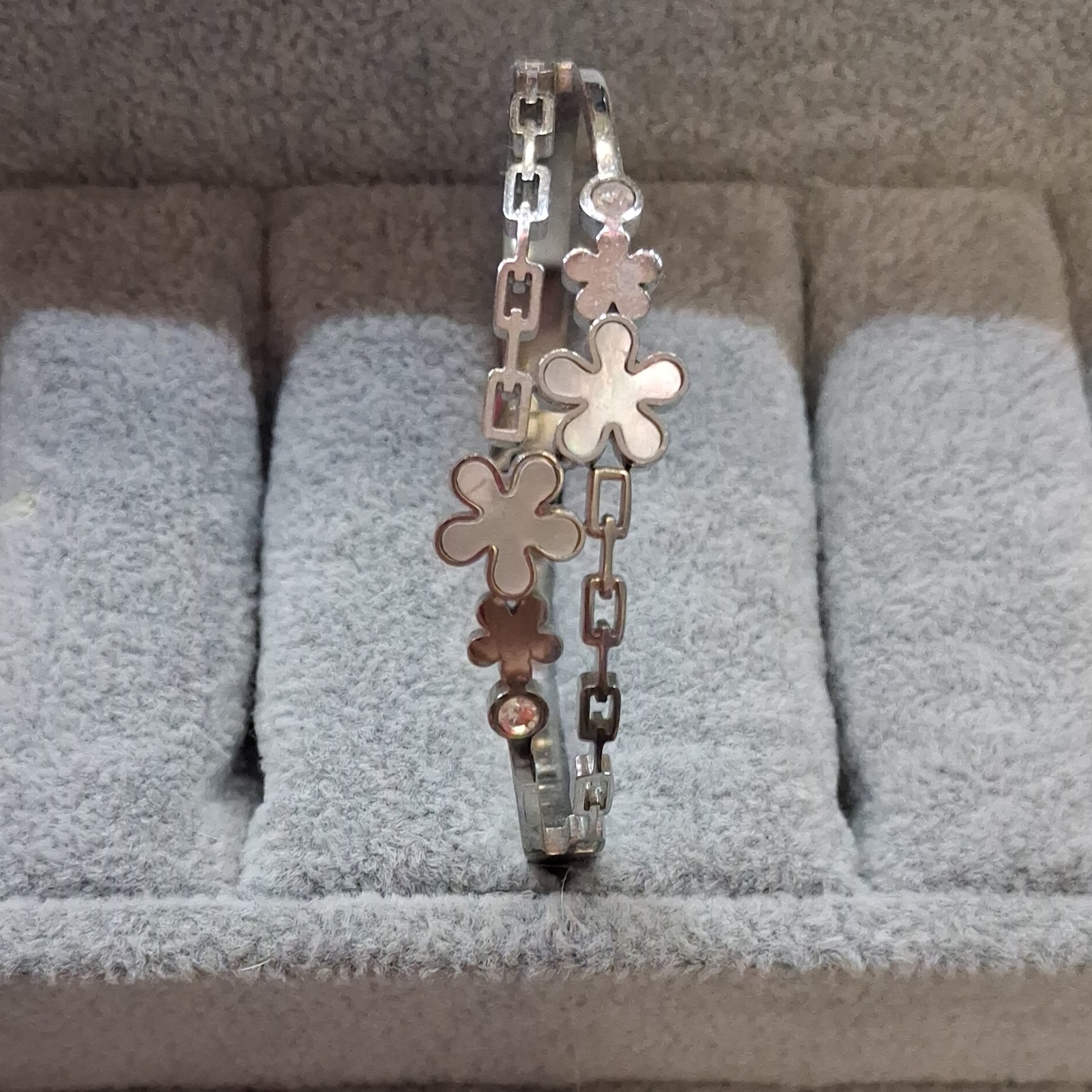 Silver Tone Flower Dangle Charm Bar Link Chain Bracelet with Box Clasp