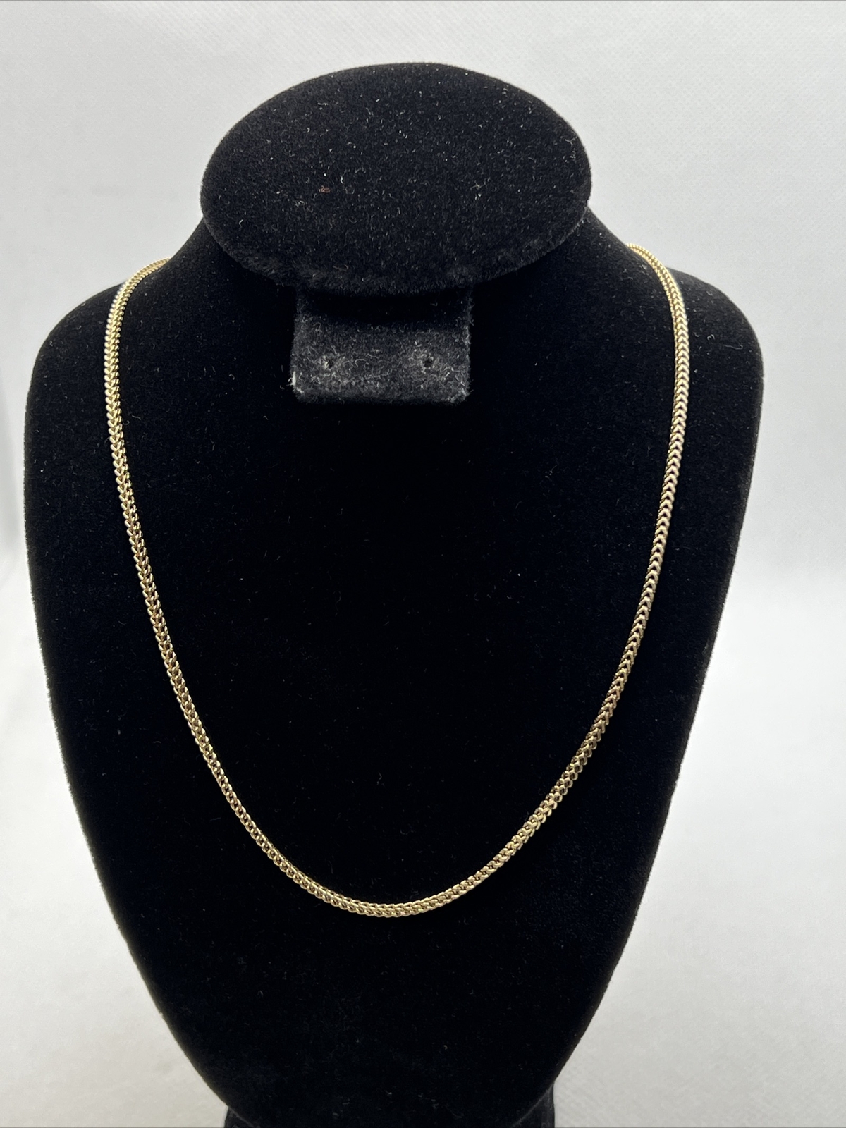 BEAUTIFUL 10K Yellow Gold WHEAT 1.7mm wide Chain Necklace 21.75” long 3.5gr.