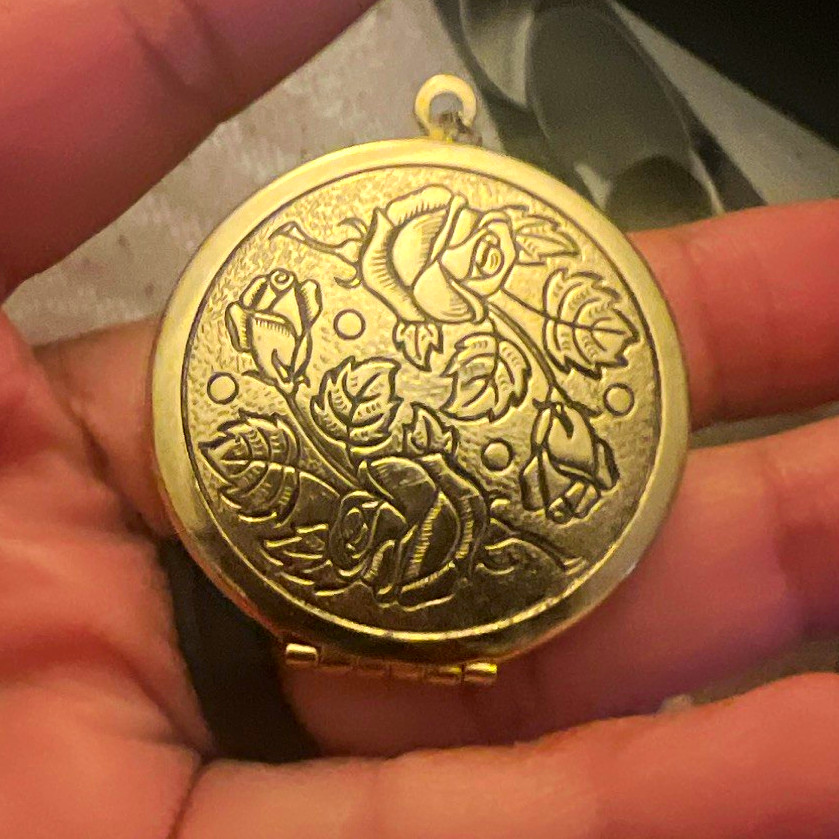 Round Gold Tone Metal Engraved Floral Hinged Photo Locket Pendant
