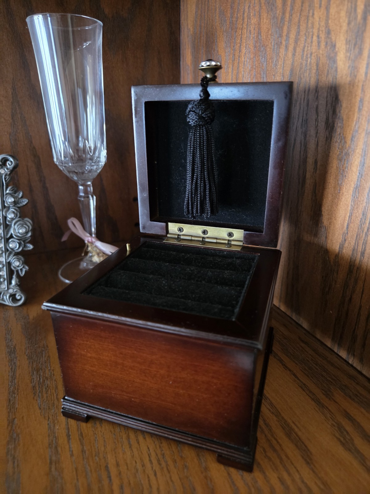 Vintage Bombay music jewelry box Solid Wood
