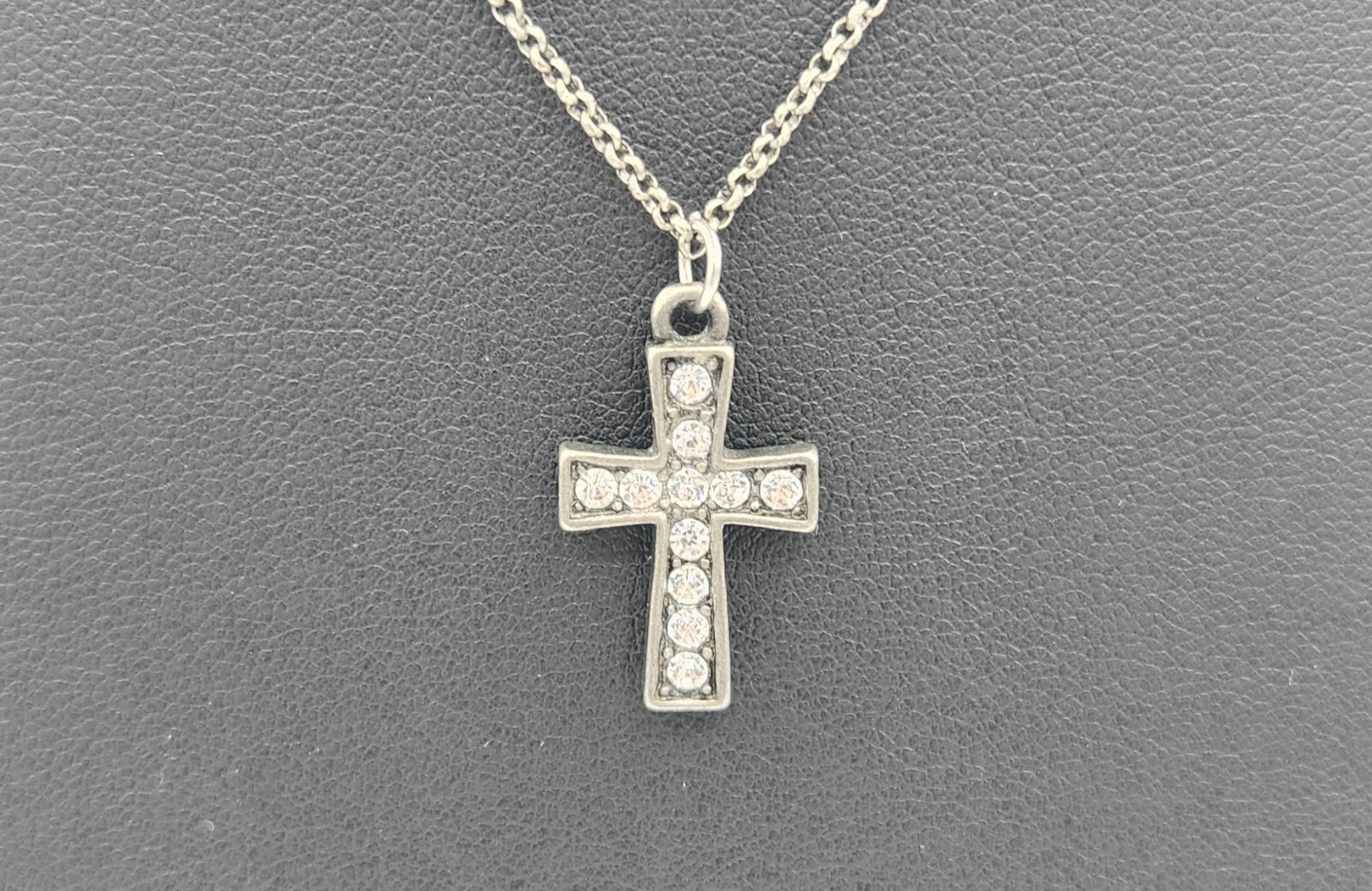 JK by Thirty-One Designs, 9″ Chain/Necklace With Rhinestone Cross