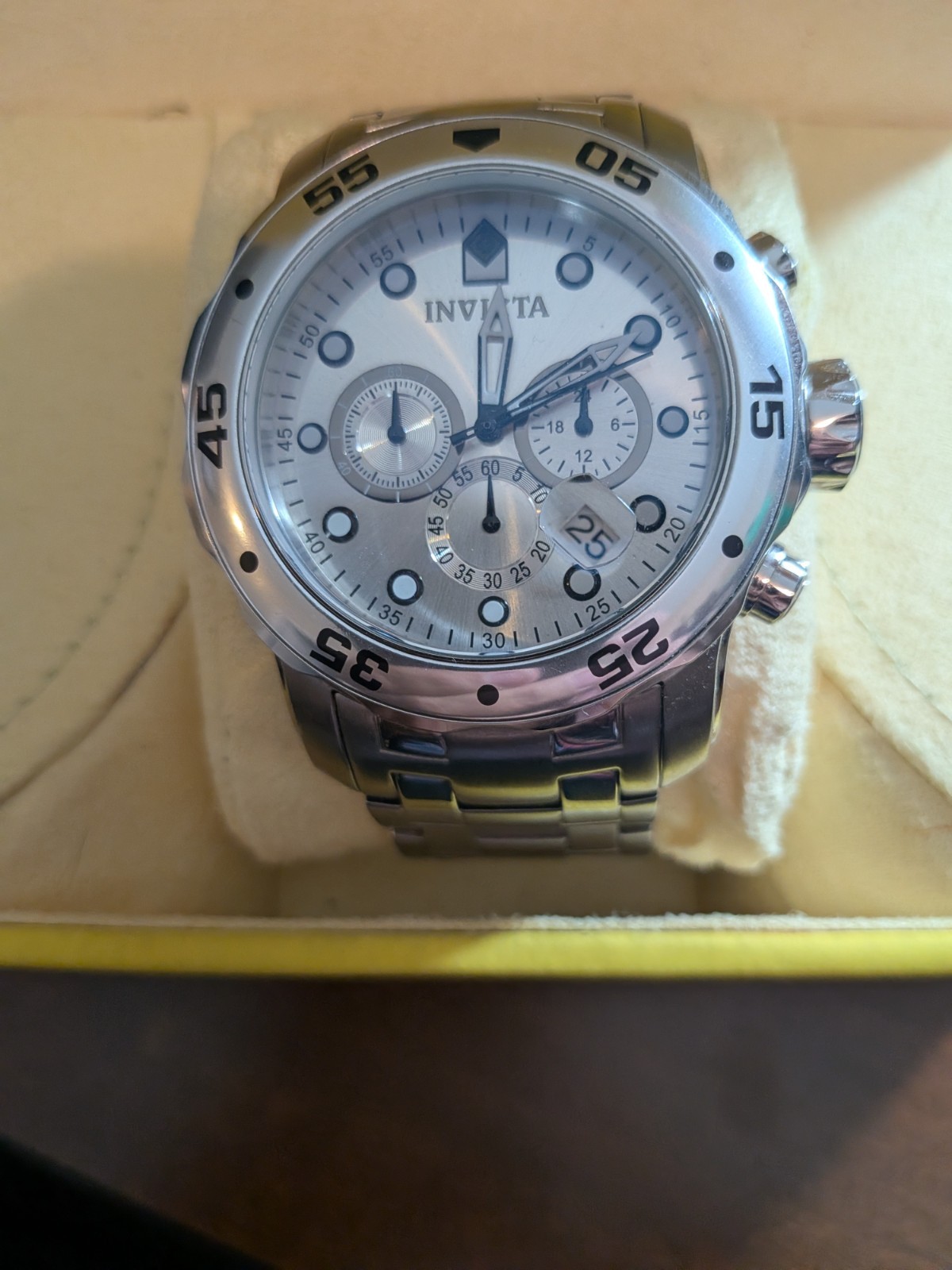 Used Invicta Men’s ‘S Pro Diver Quartz Chronograph Silver Dial Watch Model 0071