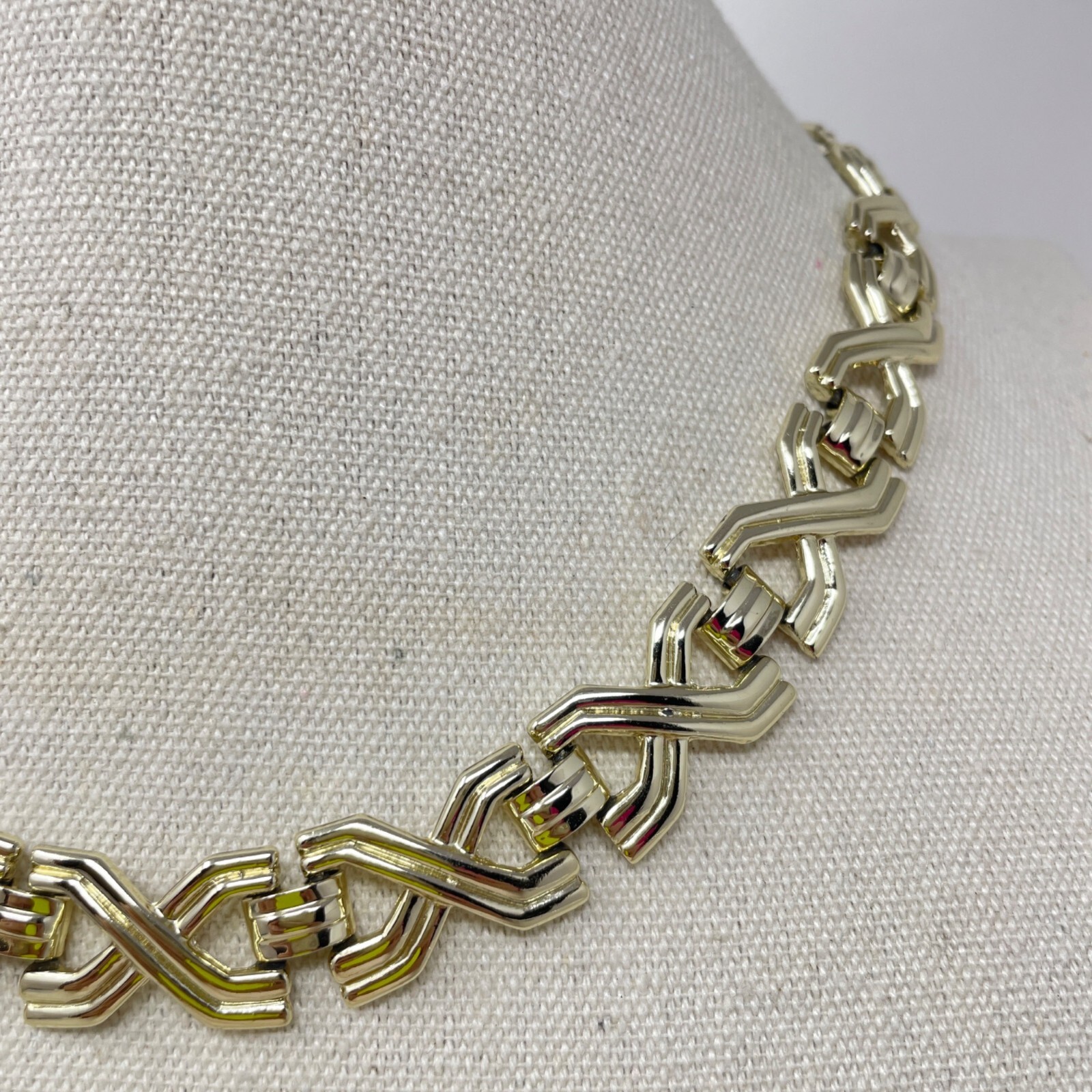 Vintage Choker Necklace Gold-Tone Chunky Retro Simple Geometric Minimal