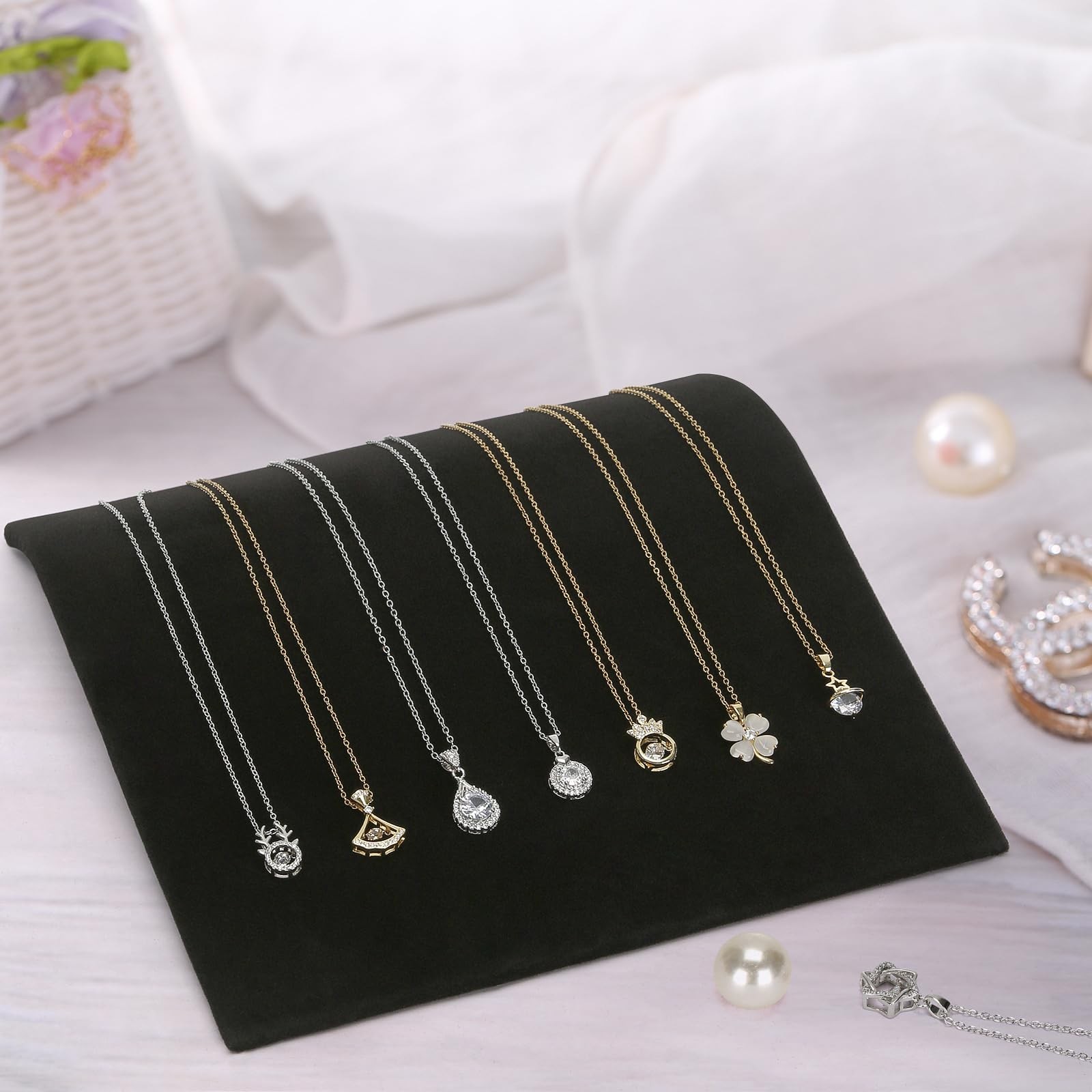KUKUVR Velvet Arch-Shaped Necklace Display 7.87 x 7.09 x 1.58 inches, Black