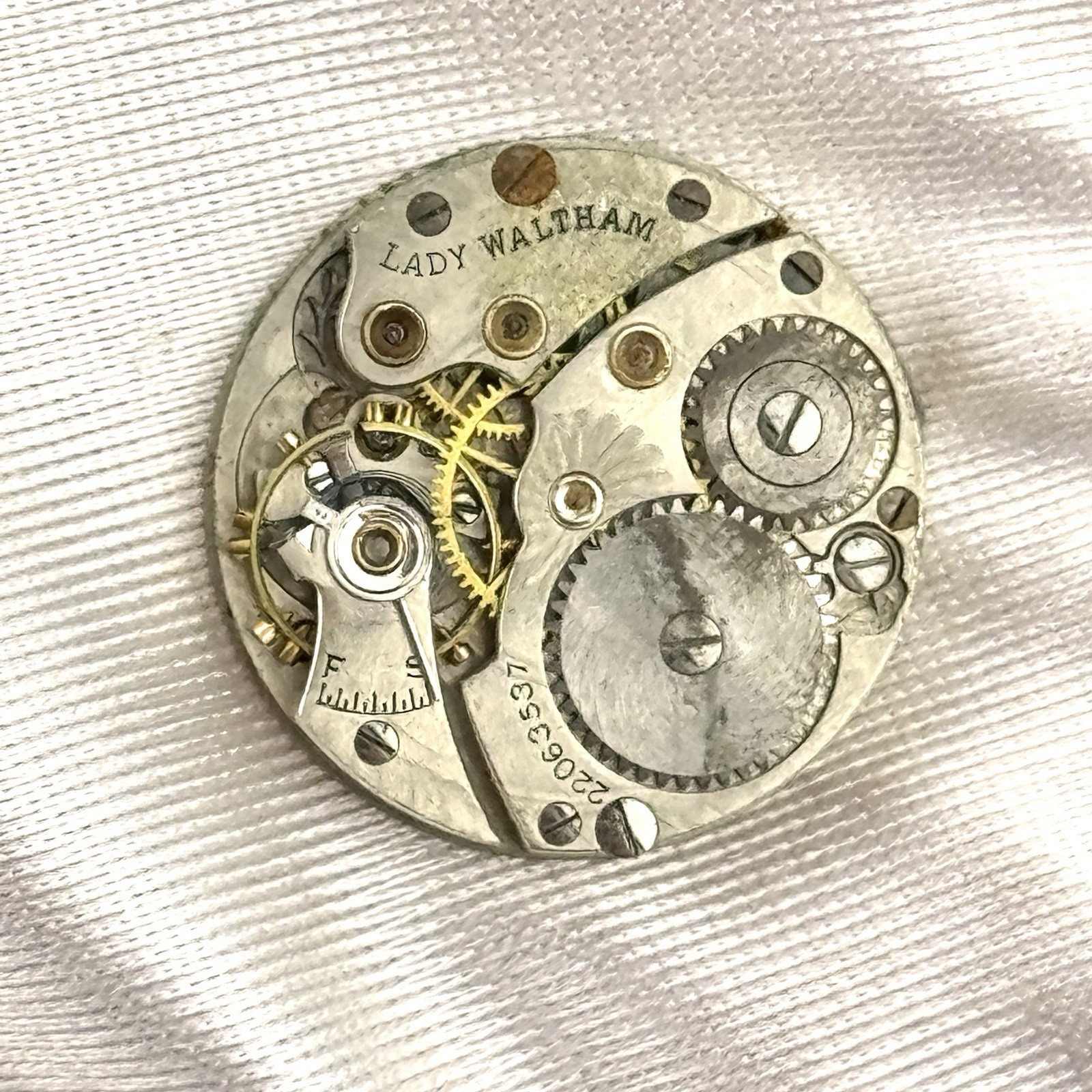 Waltham Wristwatch Movements Lot of 3 Mechanical 1918 Lady 10L , 15j Parts (724)