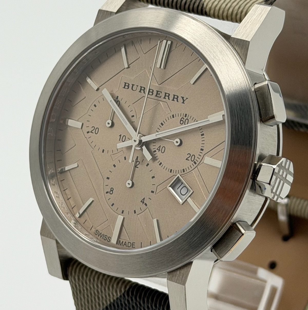 BURBERRY BU9358 THE CITY 42 mm Stainless Steel Chronograph Unisex Watch