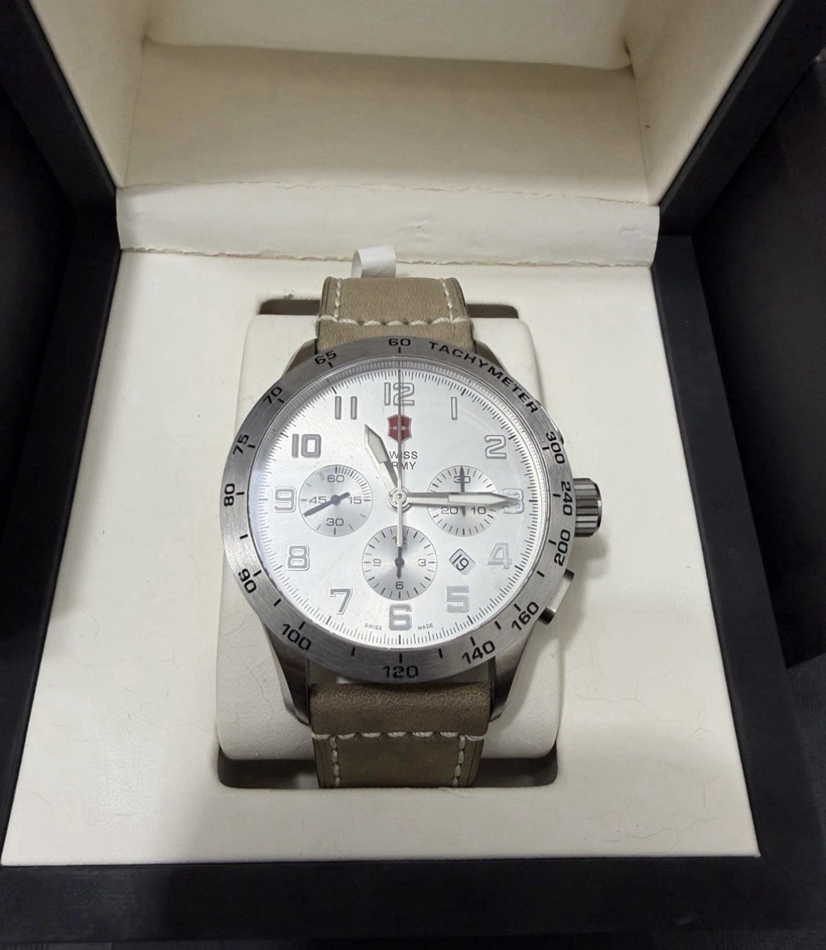 Victorinox Swiss Army AirBoss Mach VI Chrono White Dial Leather 24784 NWT