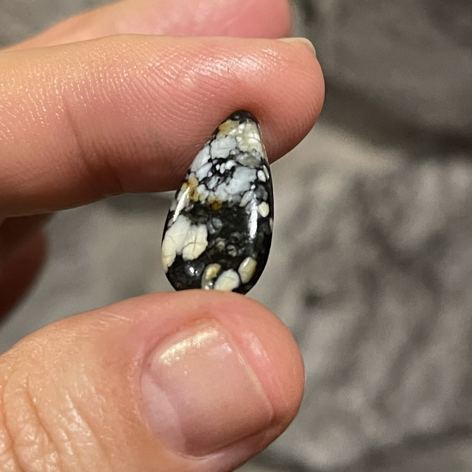 5.6ct 20×10.7x4mm White Moon Hubei Turquoise Teardrop Cabochon Loose Gem