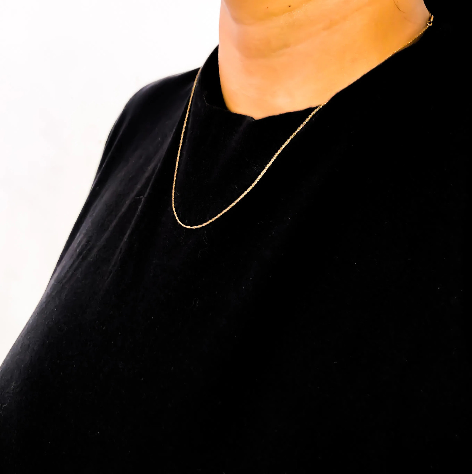 Solid 10K Yellow Gold 0.5mm Slim and Dainty Unisex 18″ Rope Chain Necklace