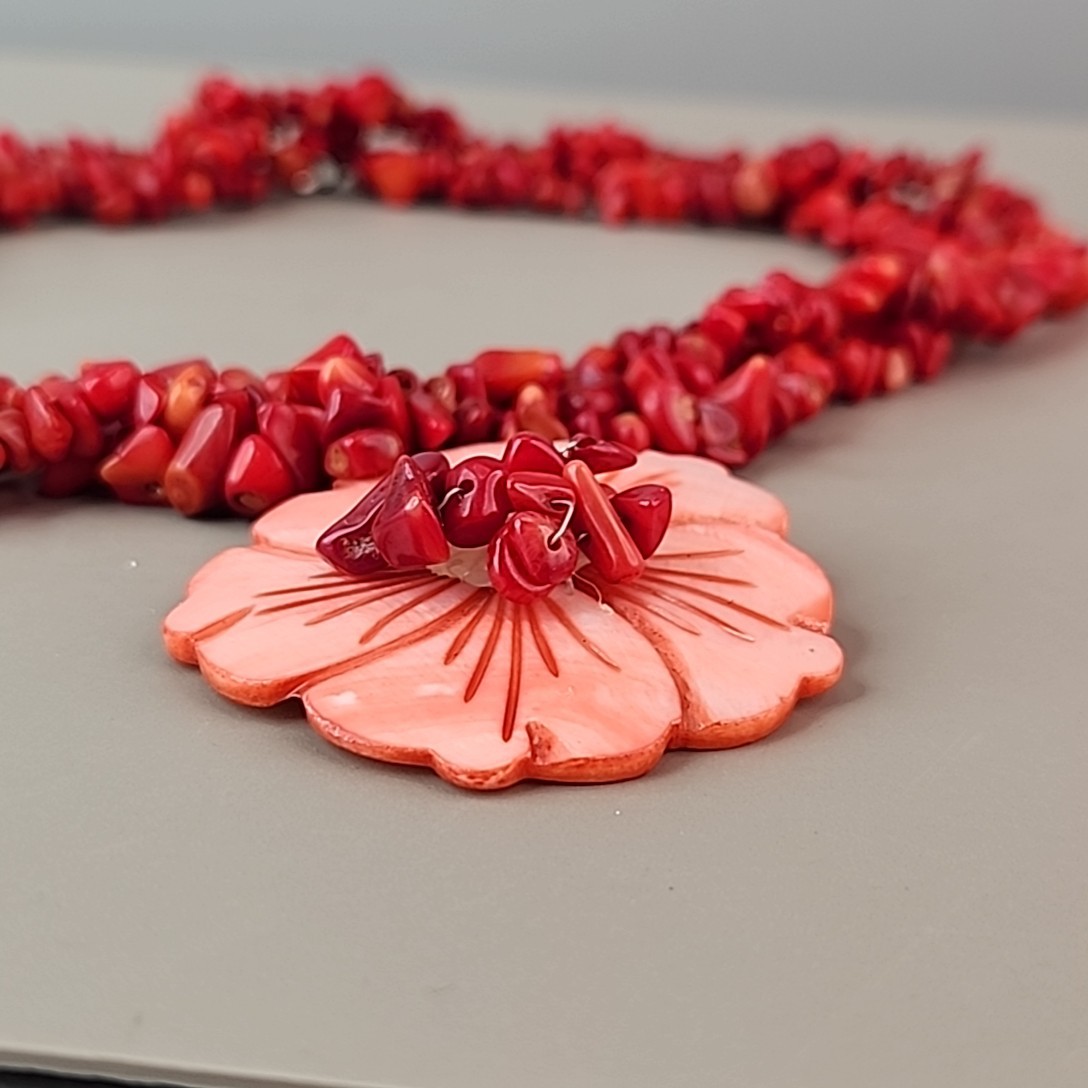Coral Beaded Necklace Three Layered Dyed Mother of Pearl Flower Pendant Red 18″