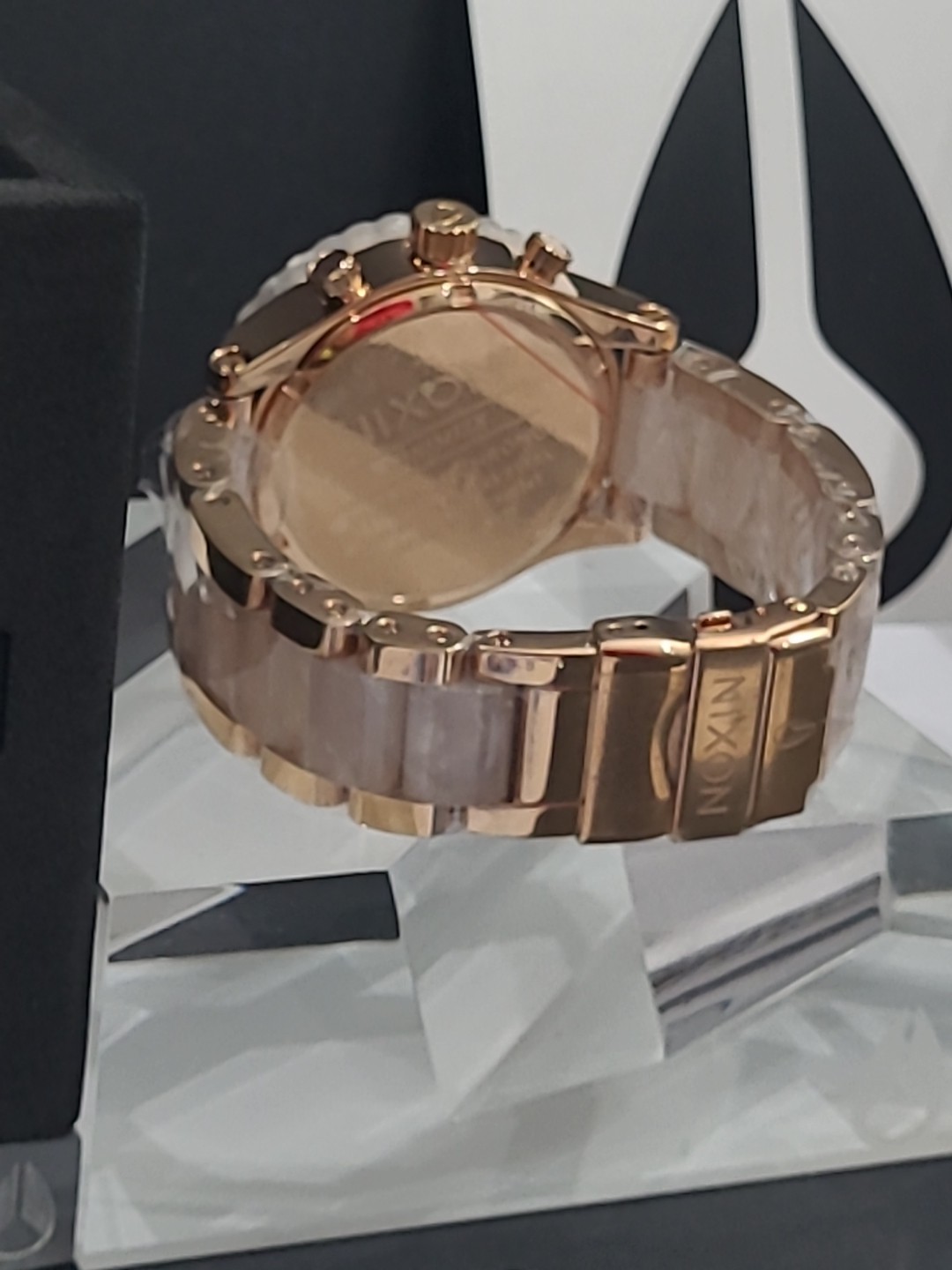 Brand NEW Nixon Watch Rose gold and White Granite 42-20 A037-1046 Chrono