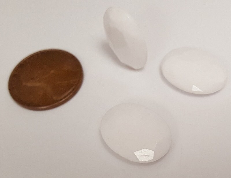 12 VINTAGE WHITE ACRYLIC 18x13mm. OVAL FACETED RHINESTONE GEM JEWELS N291