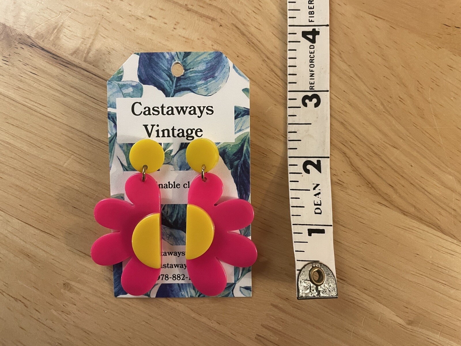 2000s Vintage Pink & Yellow Daisy Earrings – (1960s Flower Power / Y2K / Studs)