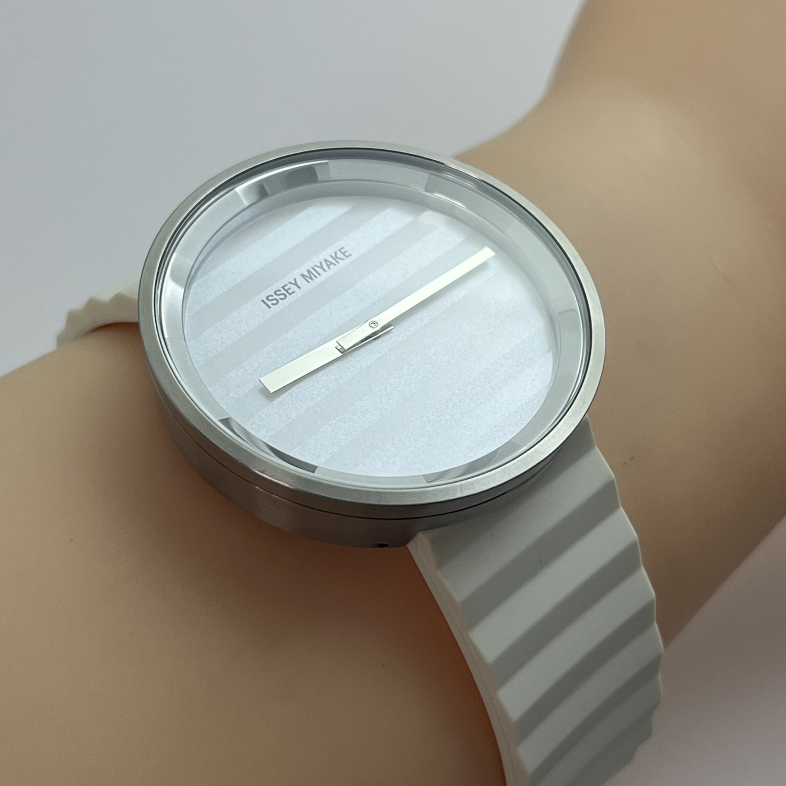 Seiko Issey Miyake PLEASE Jasper Morrison Qz Japan Striped Dial Watch w/Box#B849