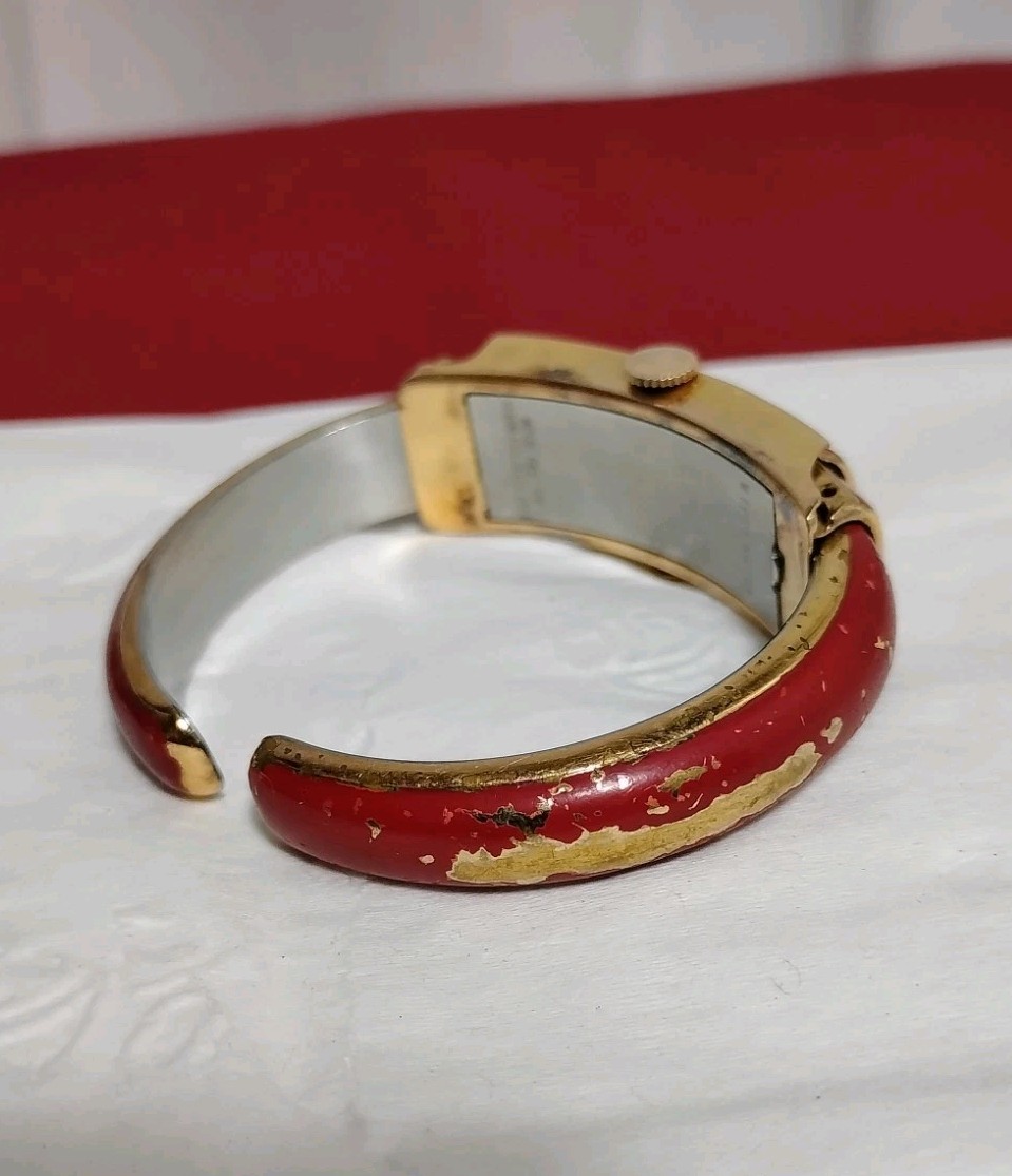 VINTAGE , RARE WYLER SWISS INCAFLEX PEEK-A-BOO BANGLE WATCH Runs