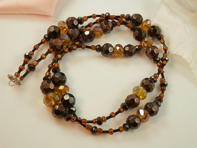 Very Sparkly & Beautiful More Modern Fall Color Glass Bead Necklace 63N4